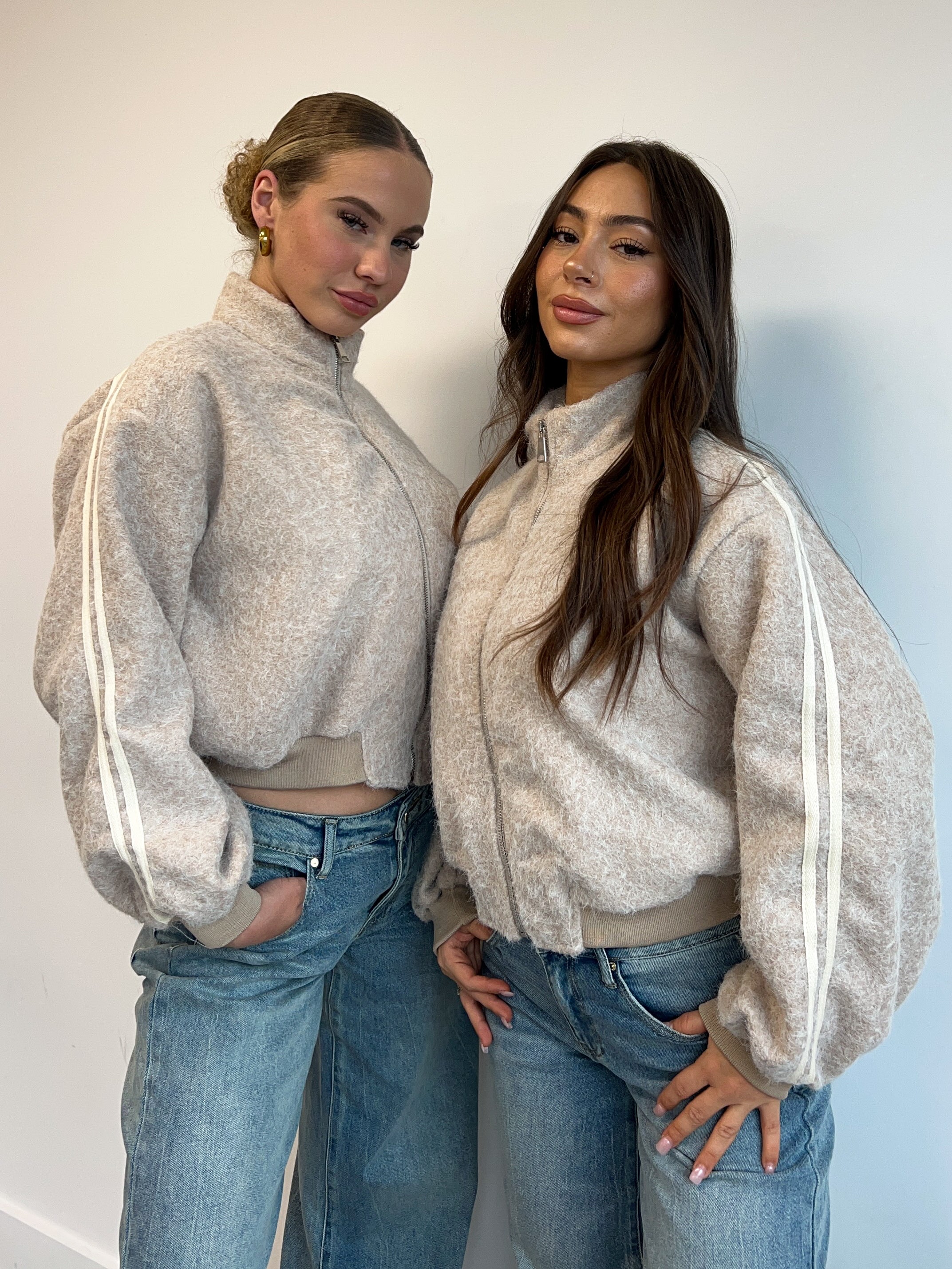 STRIPE FLUFFY BOMBER BEIGE