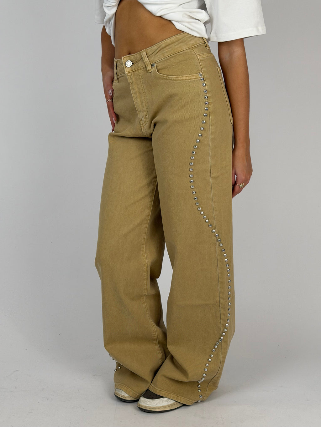 STUDS JEANS BEIGE