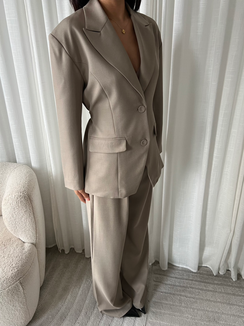 SNATCHED TIE BLAZER TAUPE