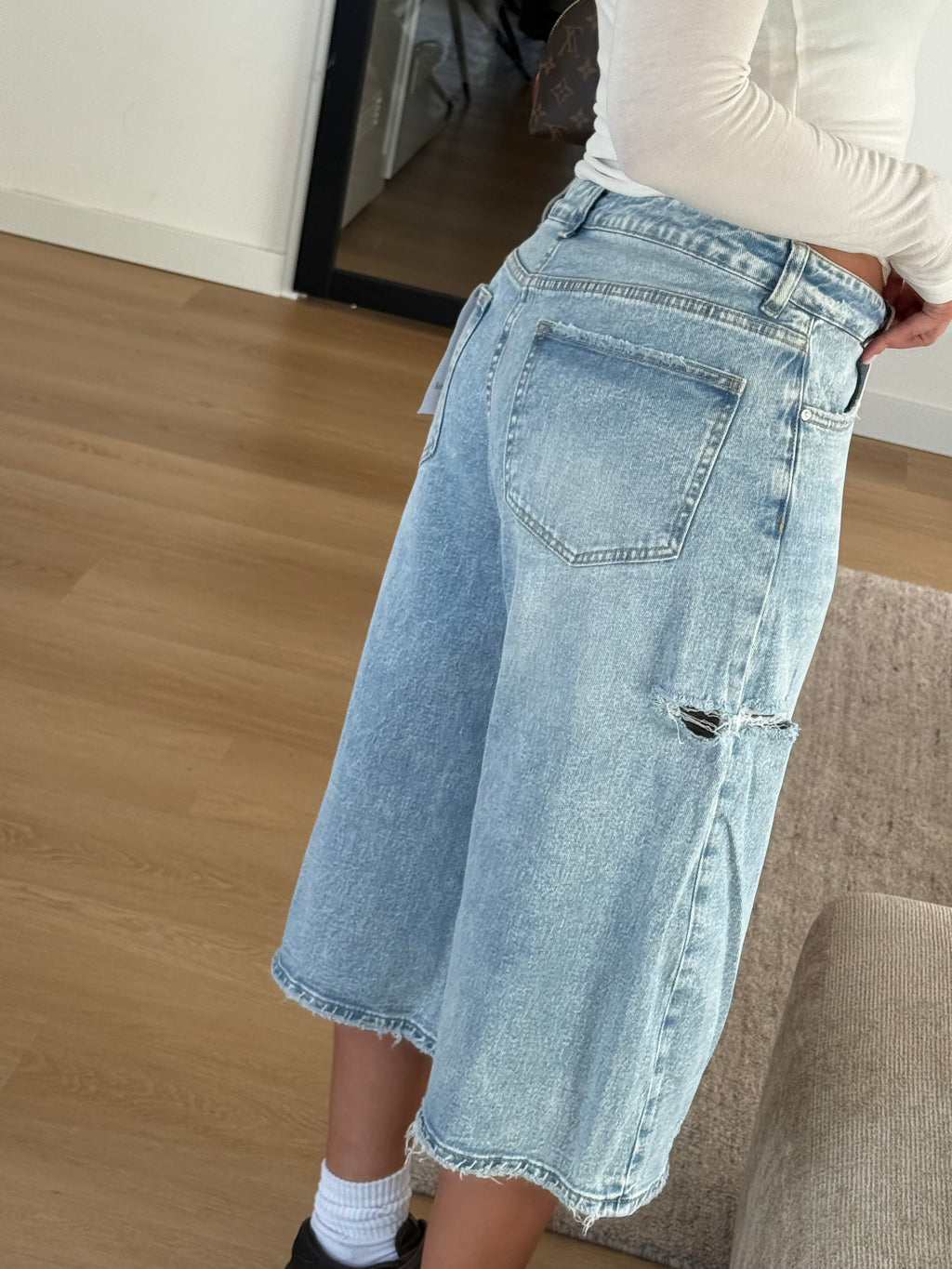 SIDE SPLIT STRETCH JORT