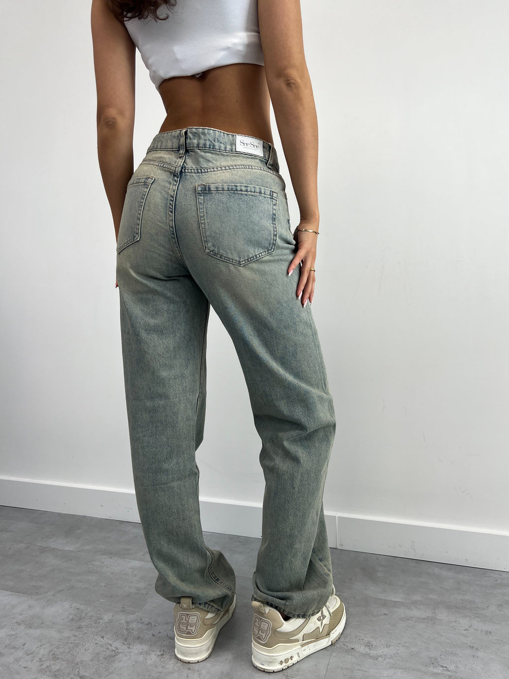 LEICHTER WEITBEIN 889