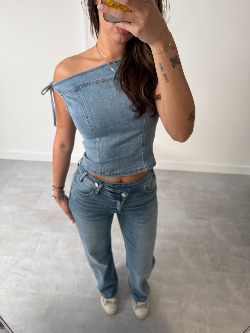 OFFSHOULDER DENIM TOP