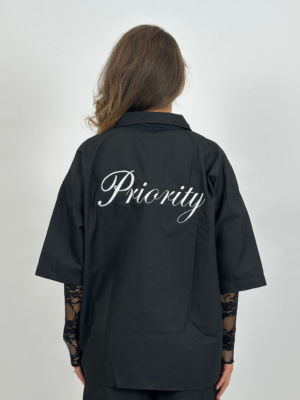 PRIORITY AMSTERDAM BOYFRIEND BLOUSE BLACK