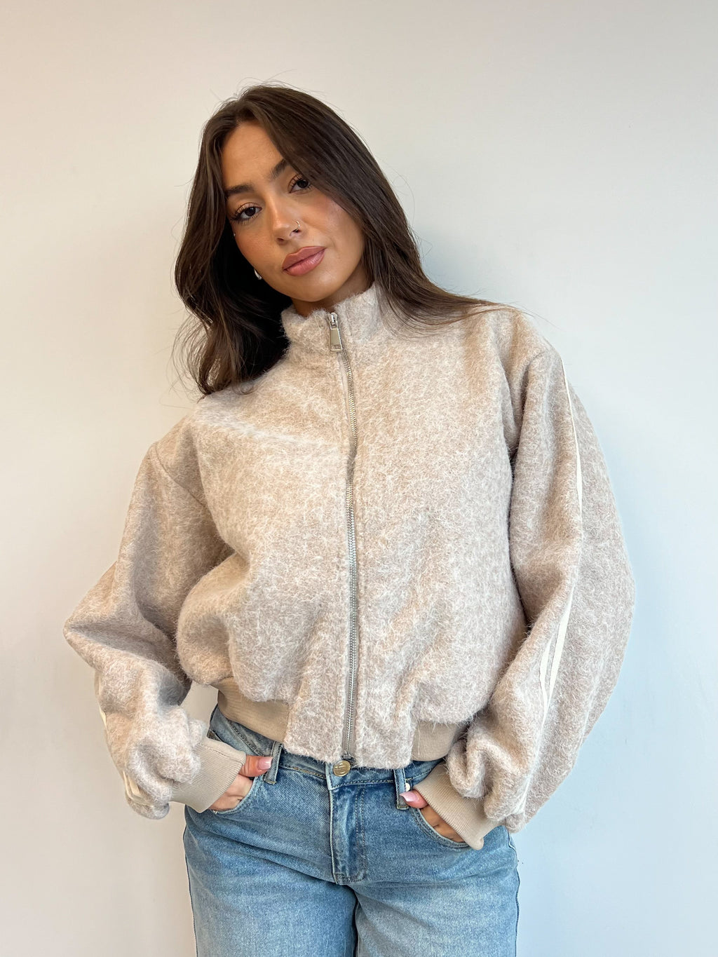 STREIFEN FLUFFY BOMBER BEIGE