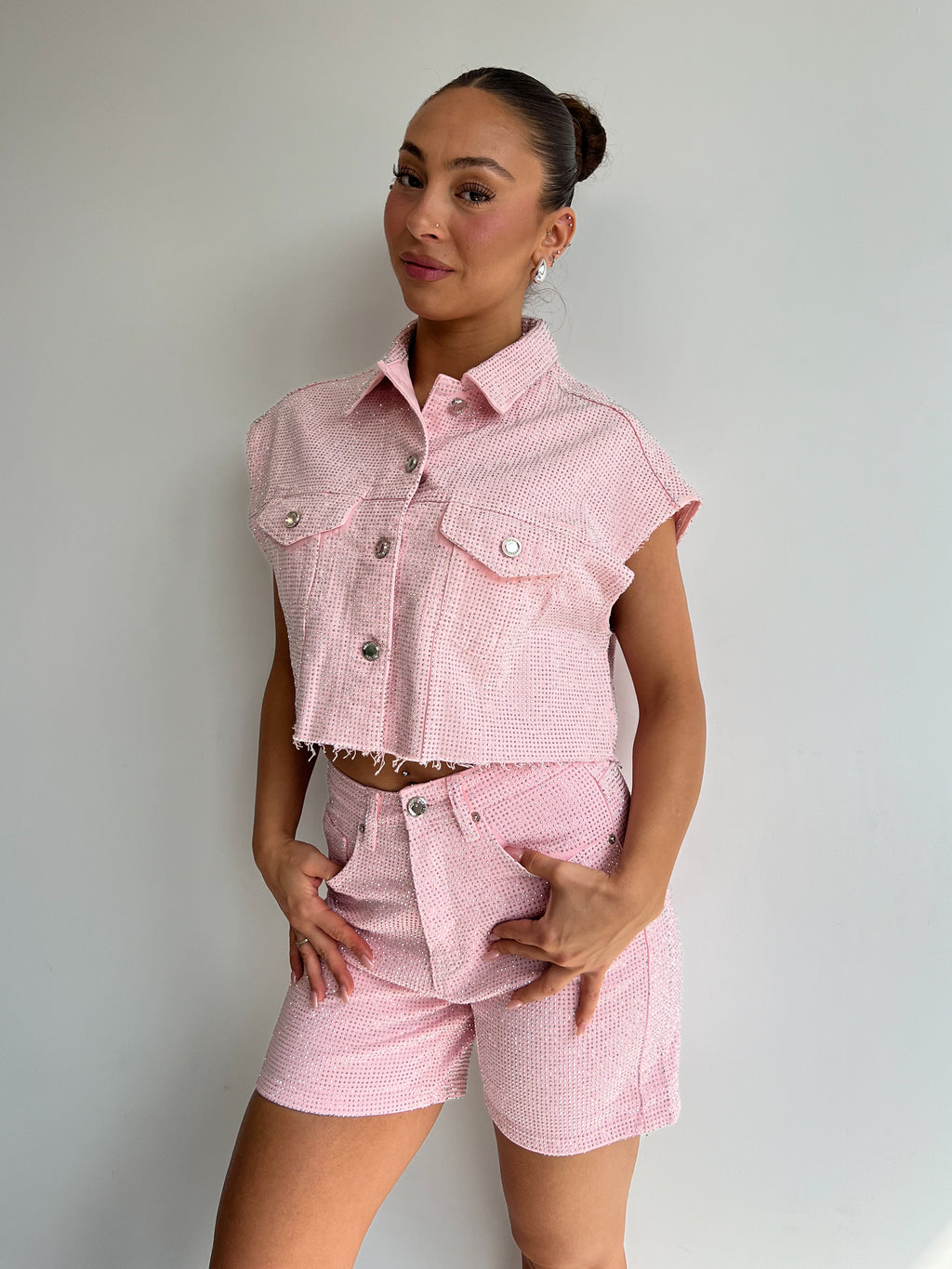 ALL OVER STRETCH RHINESTONE SHORT PINK