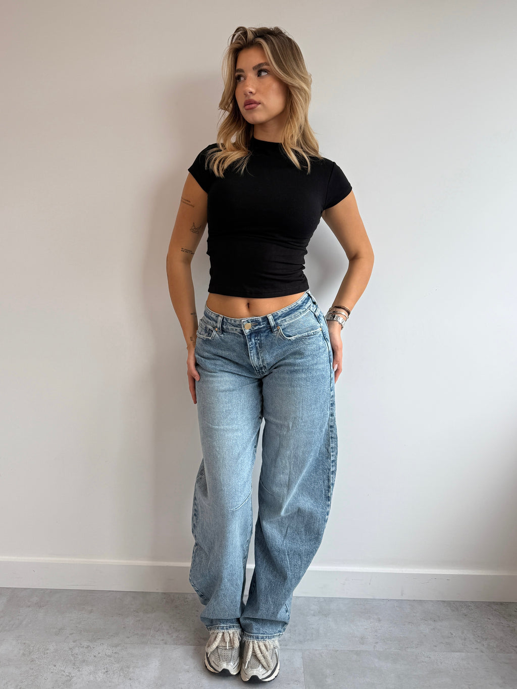 BARREL STRETCH JEANS