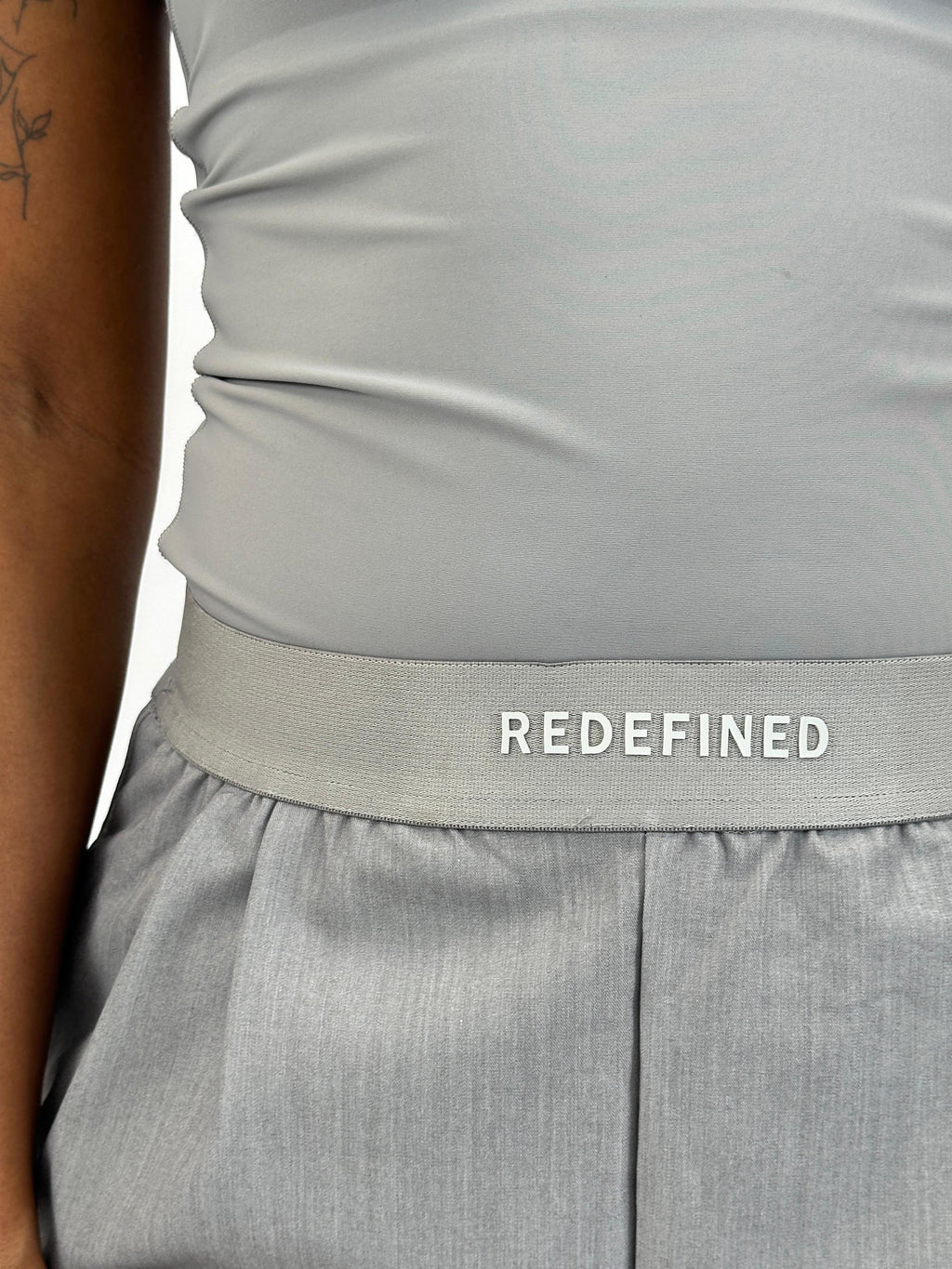 REDEFINED INSPIRED PANTALON PANTS GREY