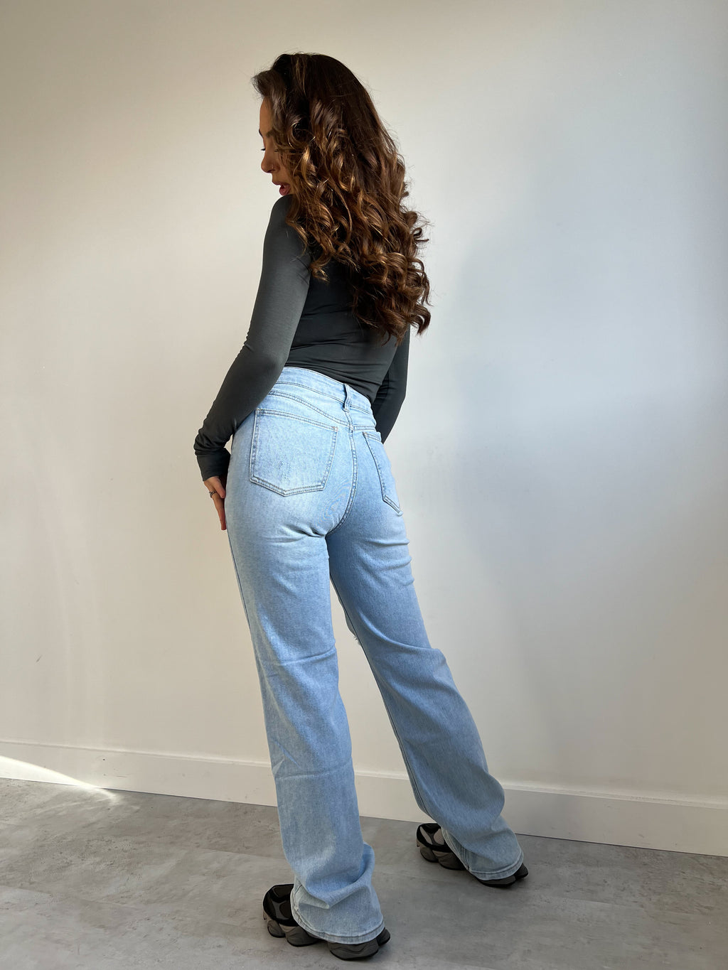 DISTRESSED WIDE LEG 2274