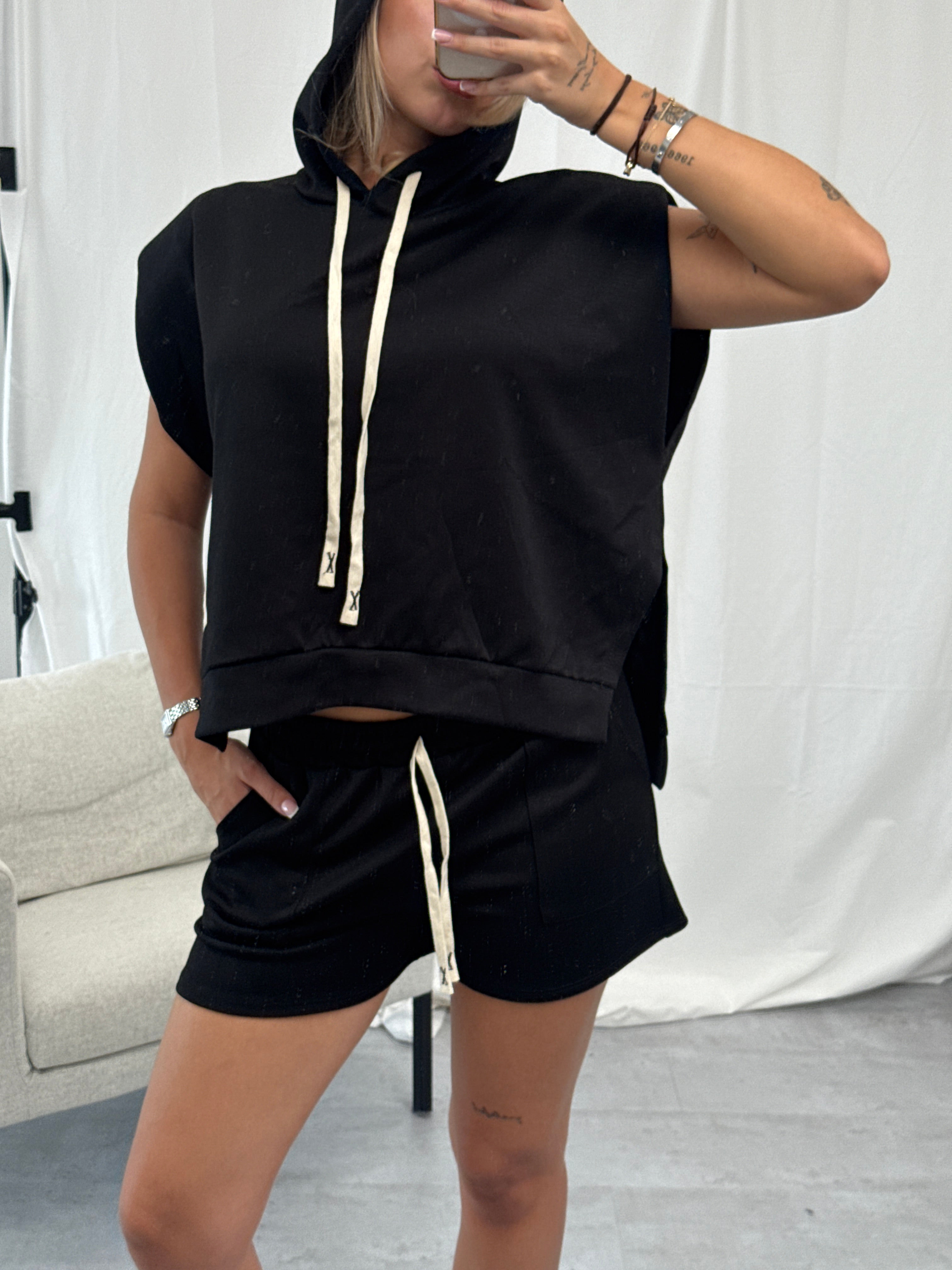 HOODED CREAM TIE COMFY SET BLACK