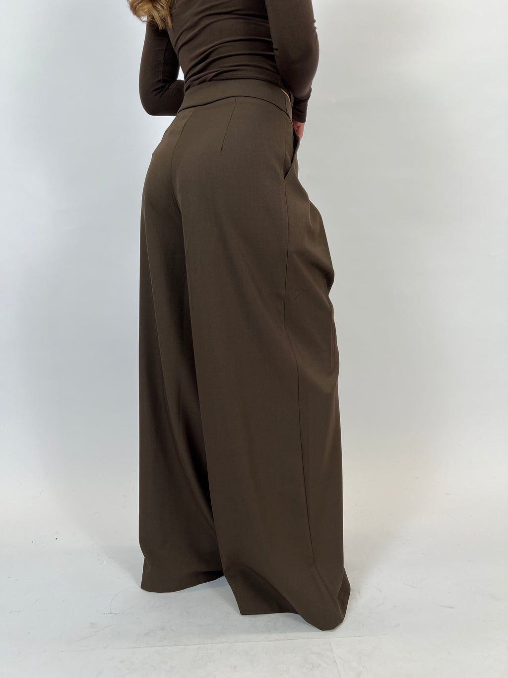 PREMIUM OVERLAP PANTALON CHOCO