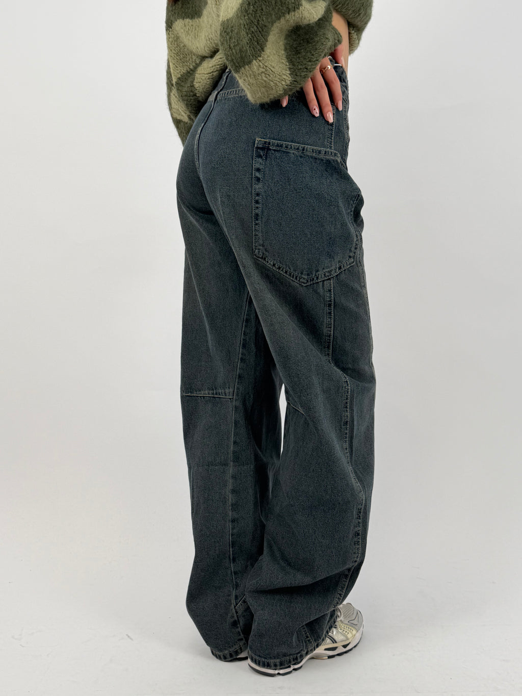 DARK VINTAGE BALLOON JEANS