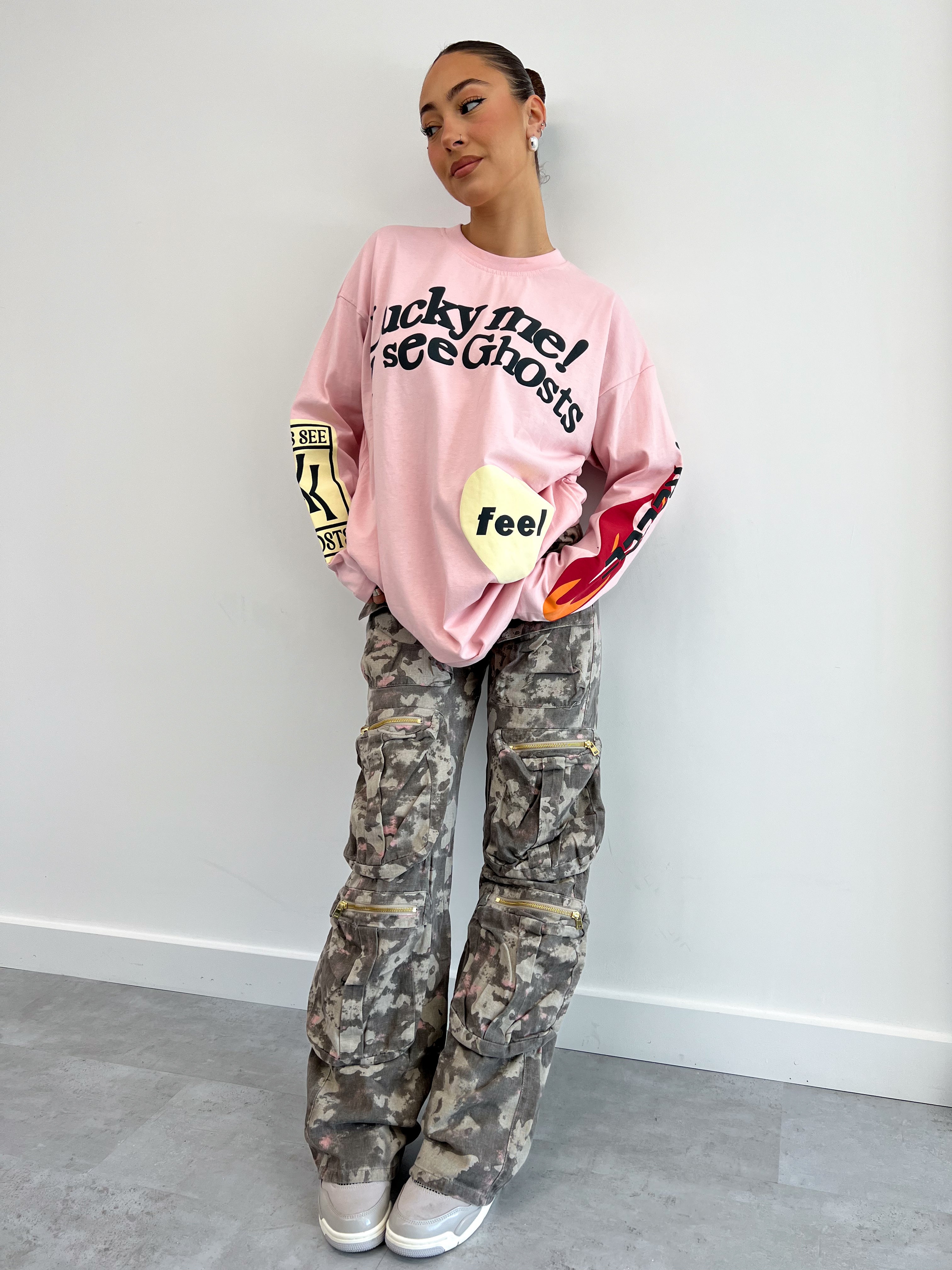 VON ATTICO INSPIRIERTER CARGO MIT MULTITASCHEN BRAUN/ROSA