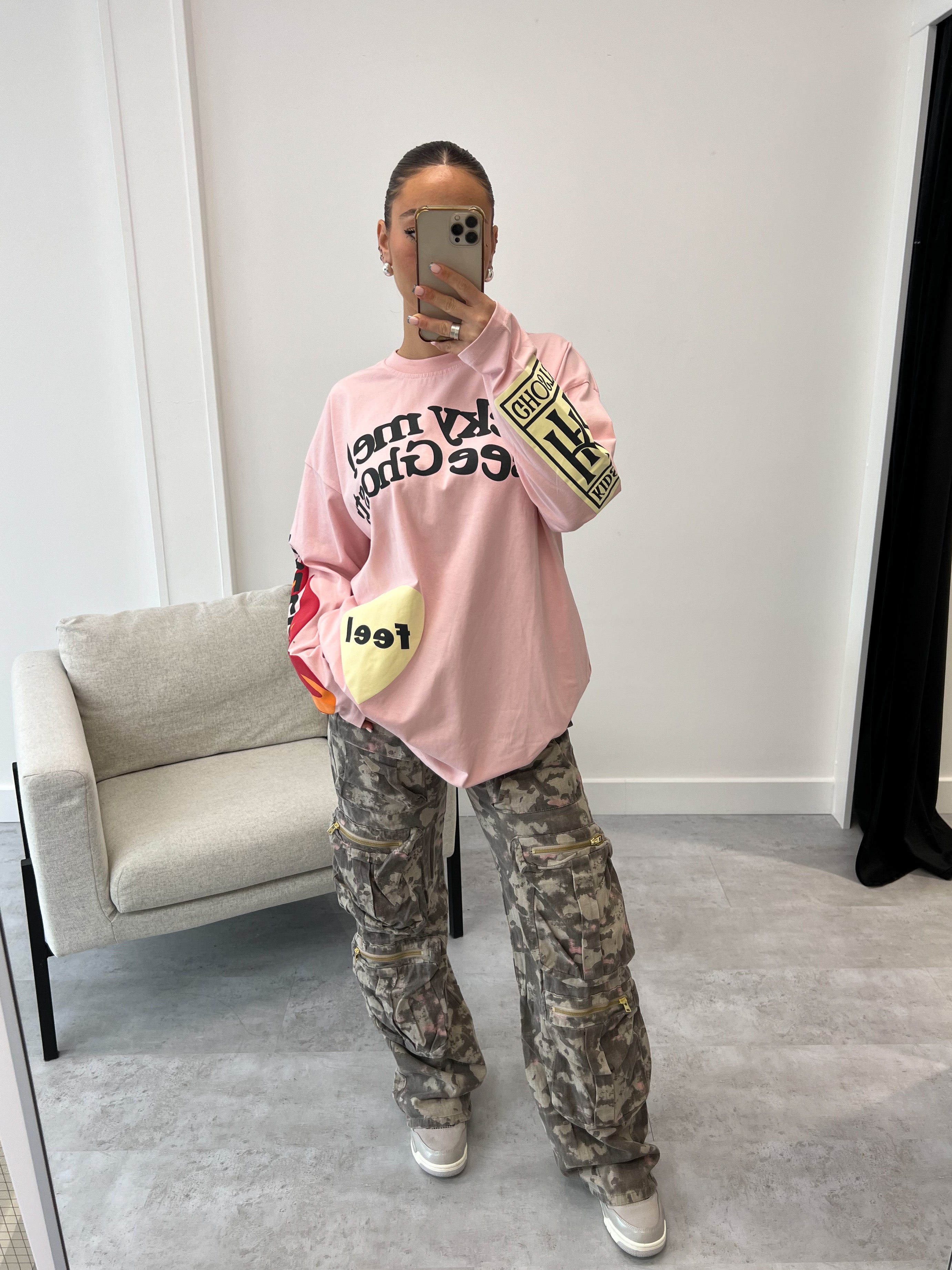 VON ATTICO INSPIRIERTER CARGO MIT MULTITASCHEN BRAUN/ROSA