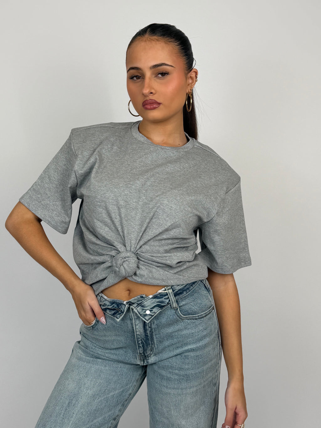 PADDED KNOT TEE GREY