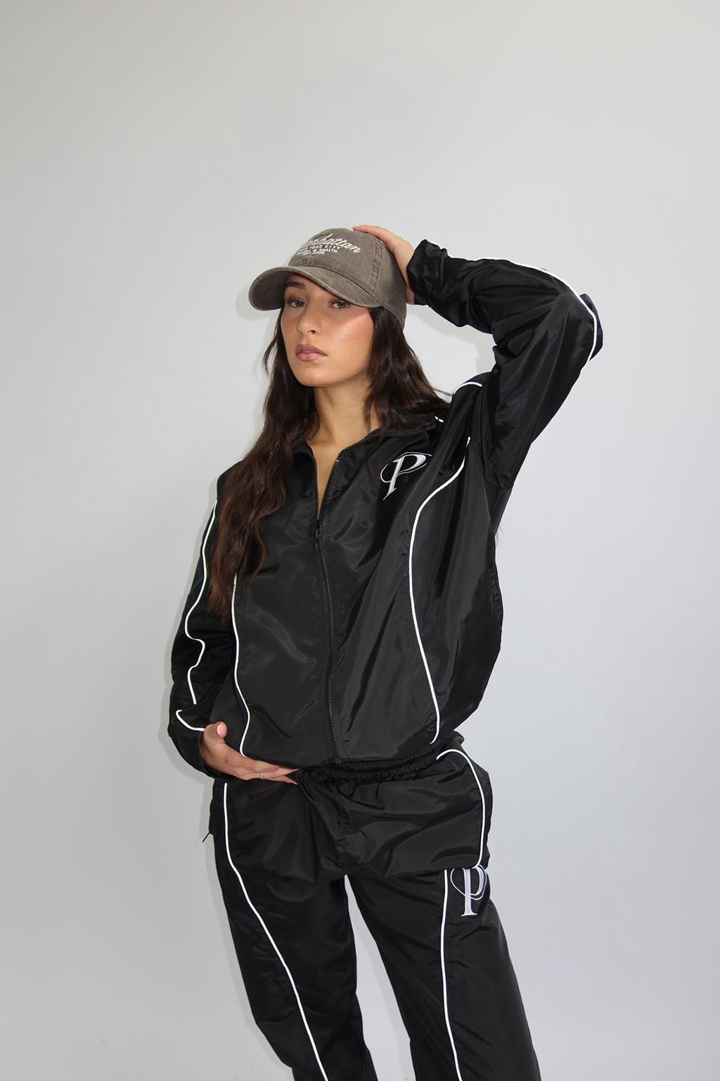 PREMIUM PRIORITY WINDBREAKER TRACKSUIT BLACK