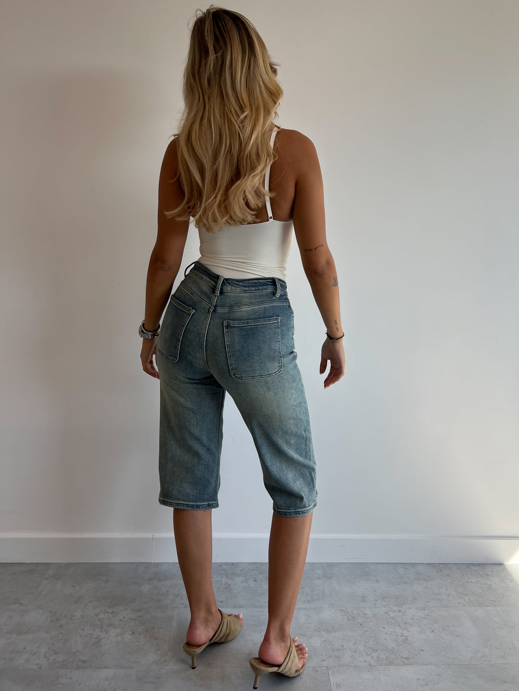 STRETCH DENIM CAPRI