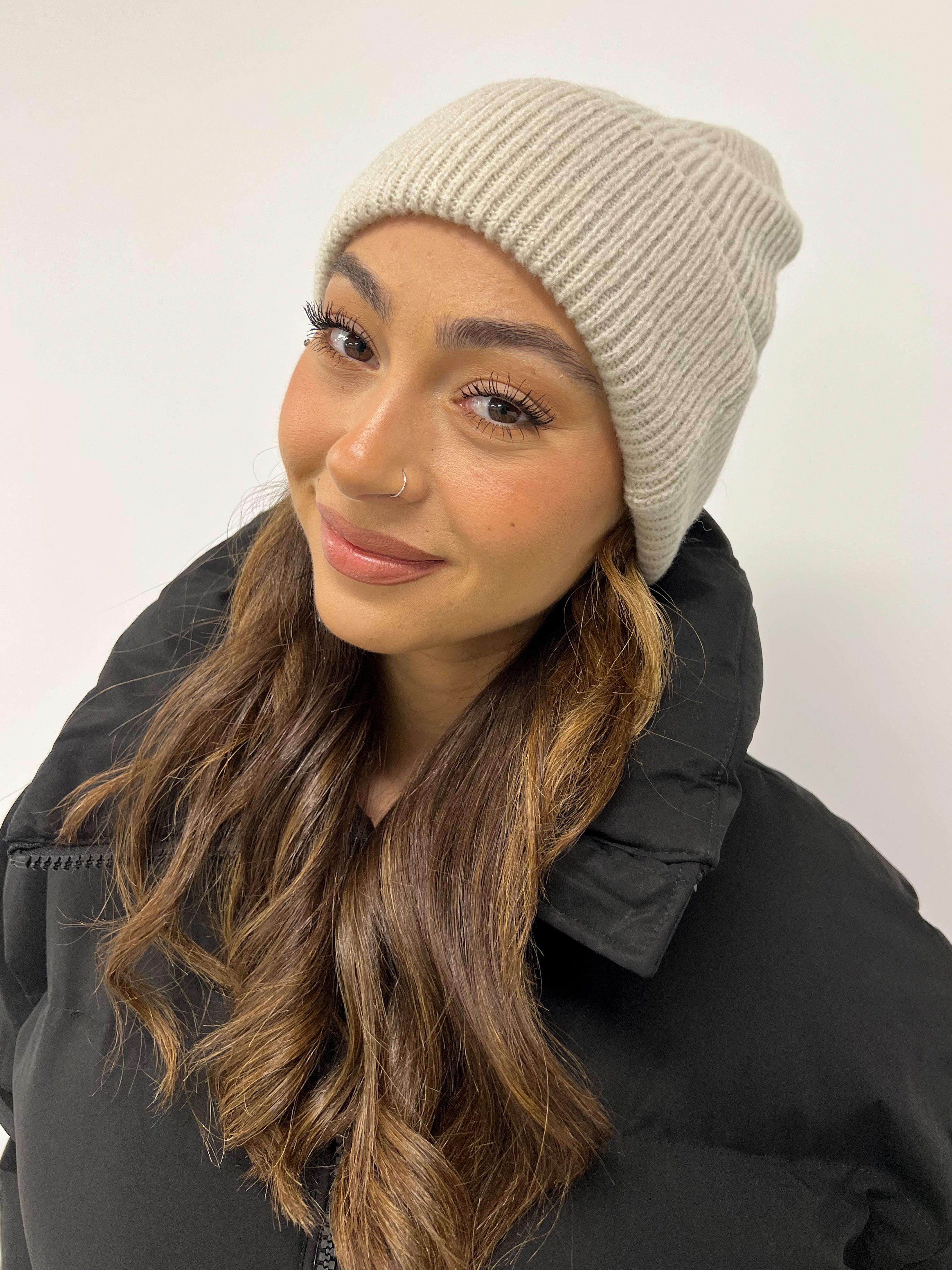 WEICHE STRICKMÜTZE BEIGE