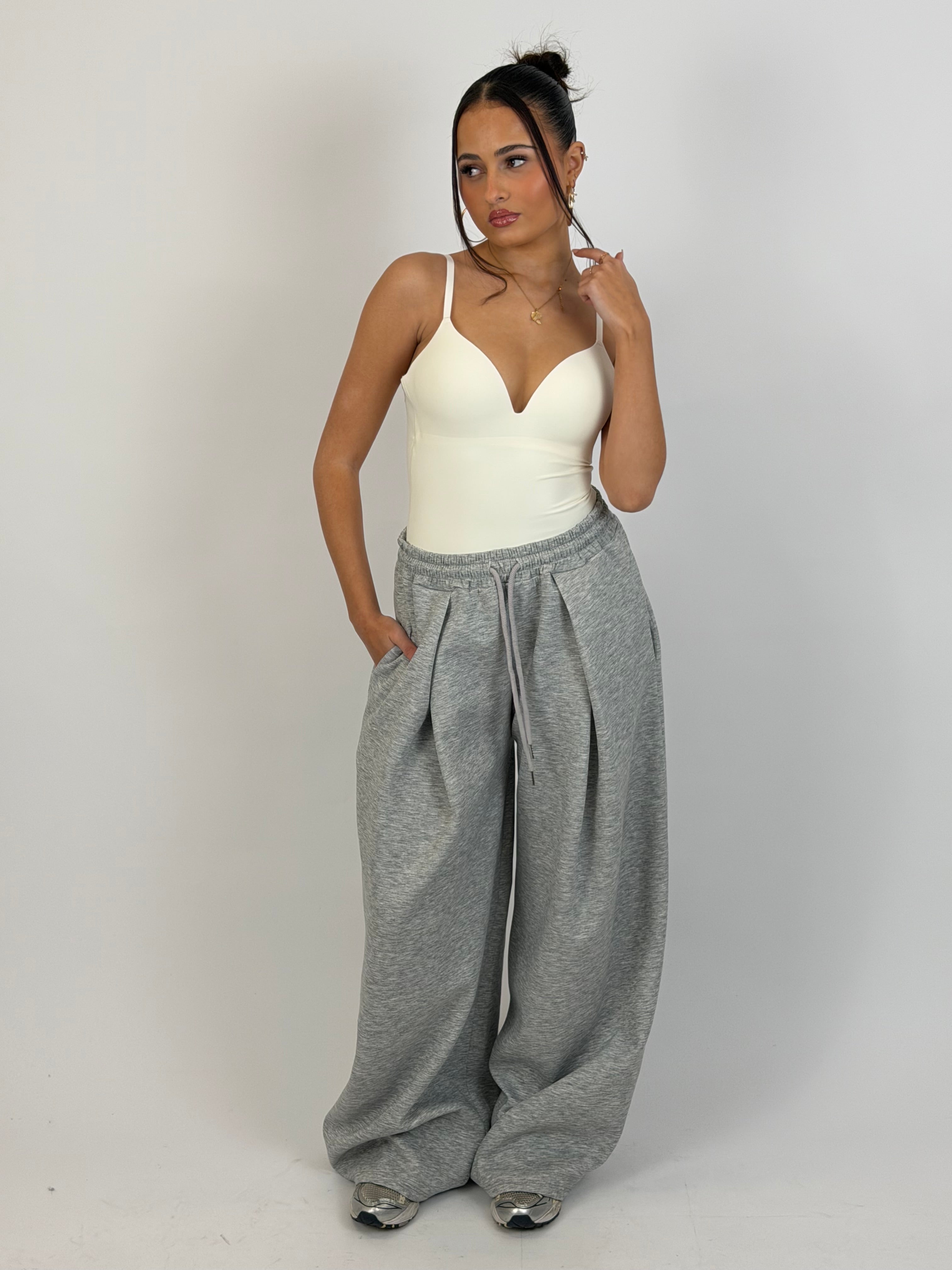 PLEATED JOGGER GREY