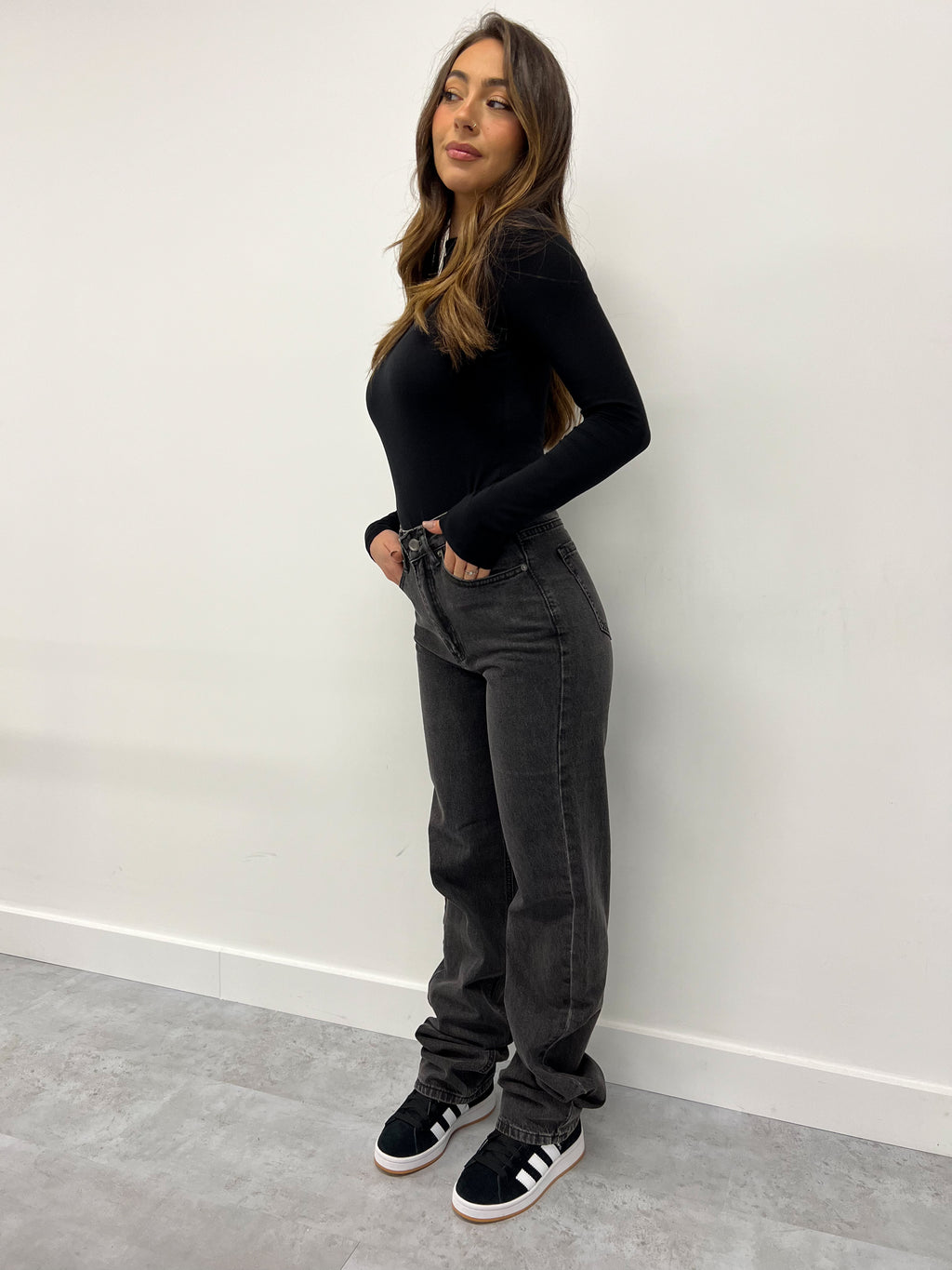 MUSTHAVE DUNKELGRAUES GERADE BEIN