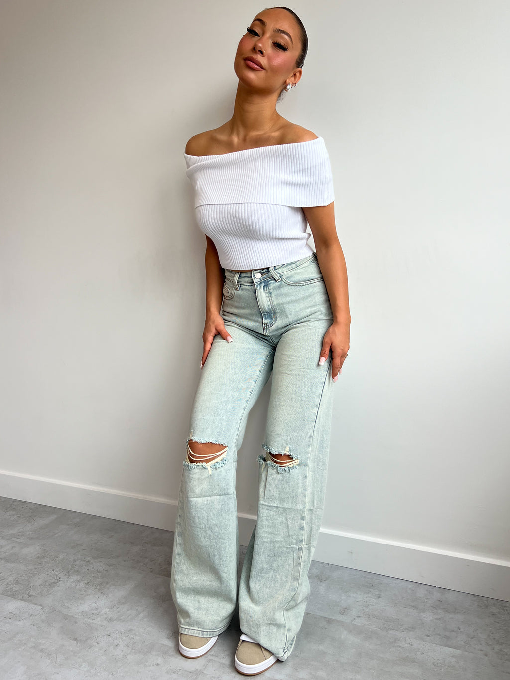 VINTAGE KNIE-RIP-STRETCH-WEITES BEIN