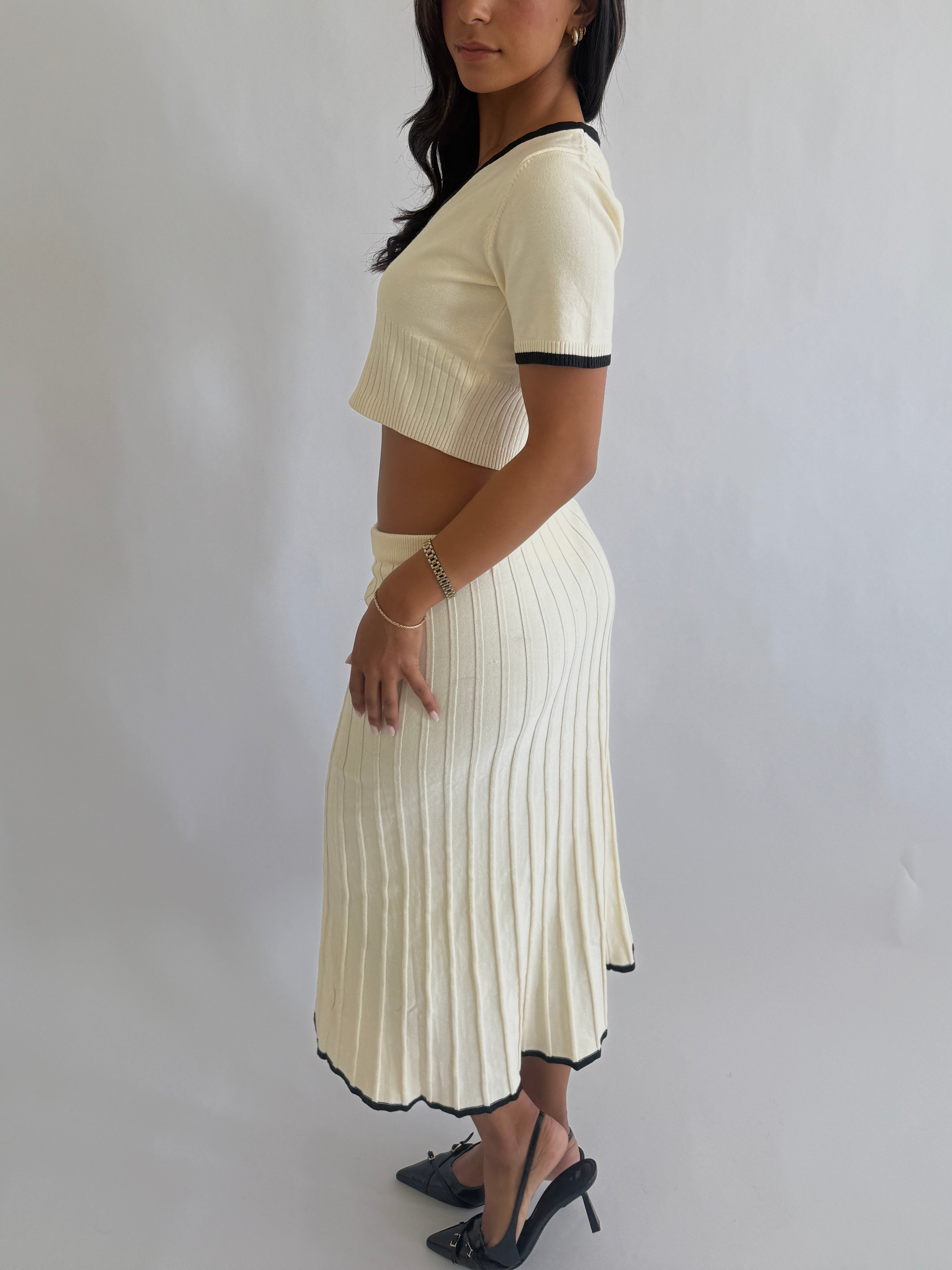 PARISIAN TWO PIECE CREAM/BLACK