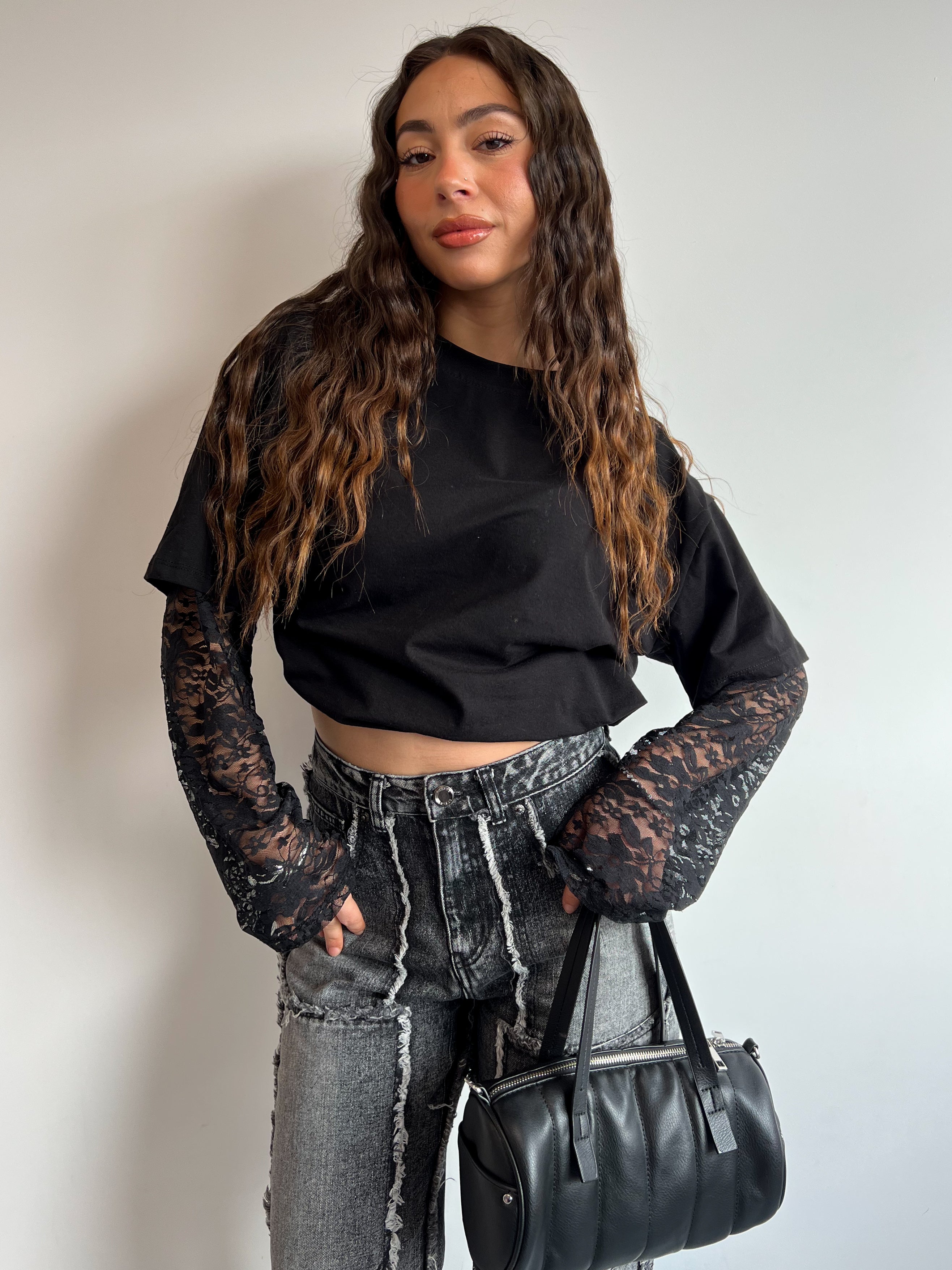 OVERSIZED LACE SLEEVE TEE BLACK