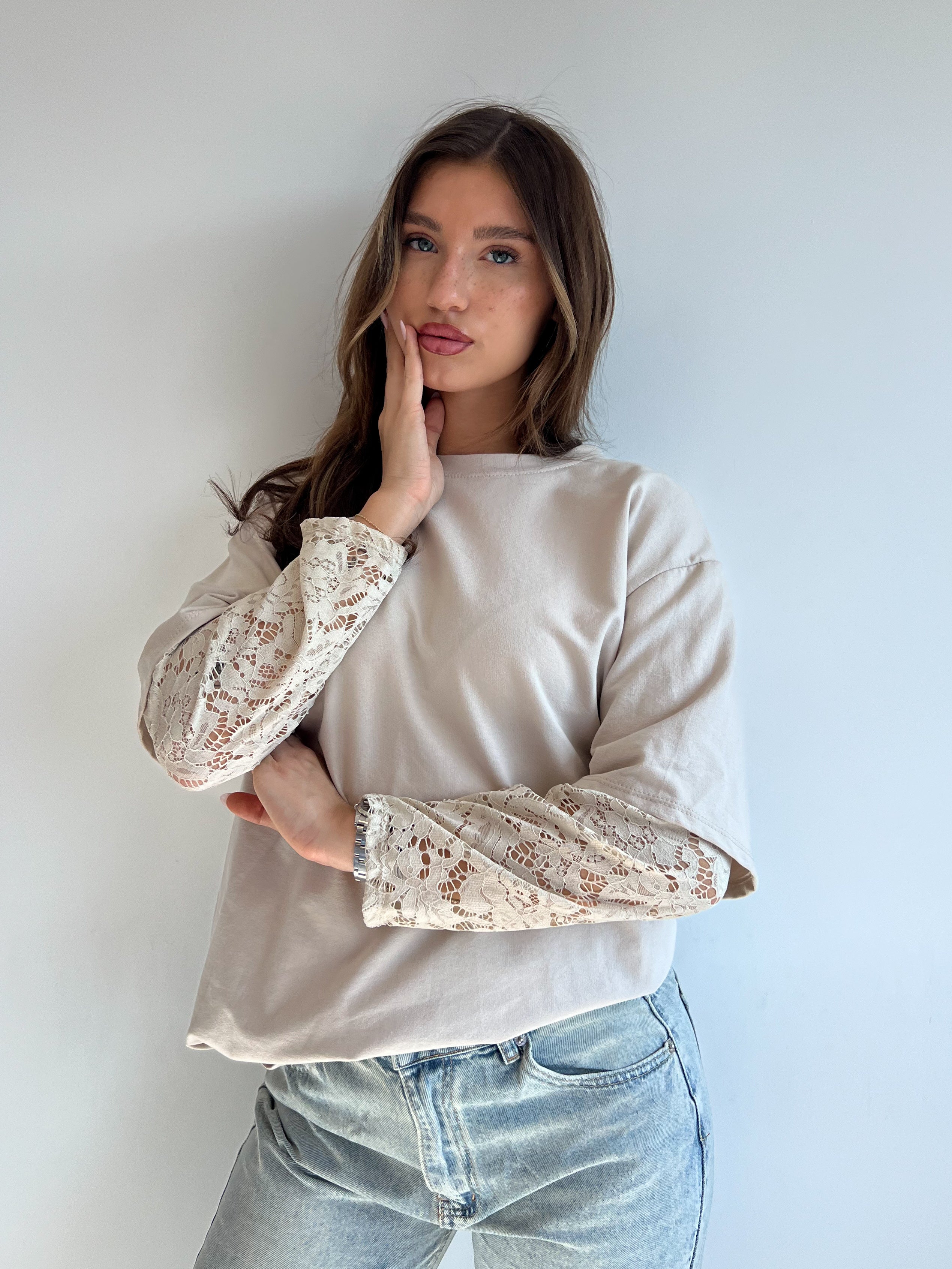 OVERSIZED LACE SLEEVE TEE BEIGE