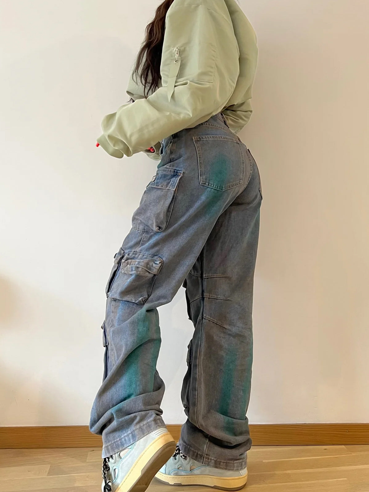 Von Attico inspiriertes Multi-Pocket-Cargo in Grün