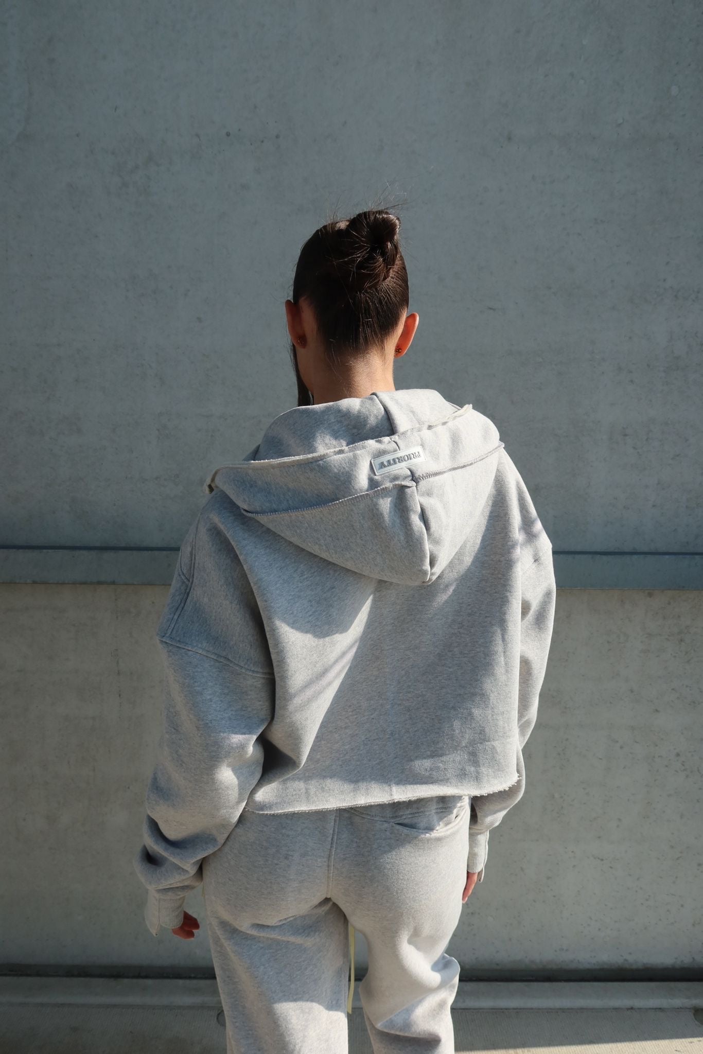 PREMIUM-QUALITÄT PRIORITY TRAININGSANZUG GRAU