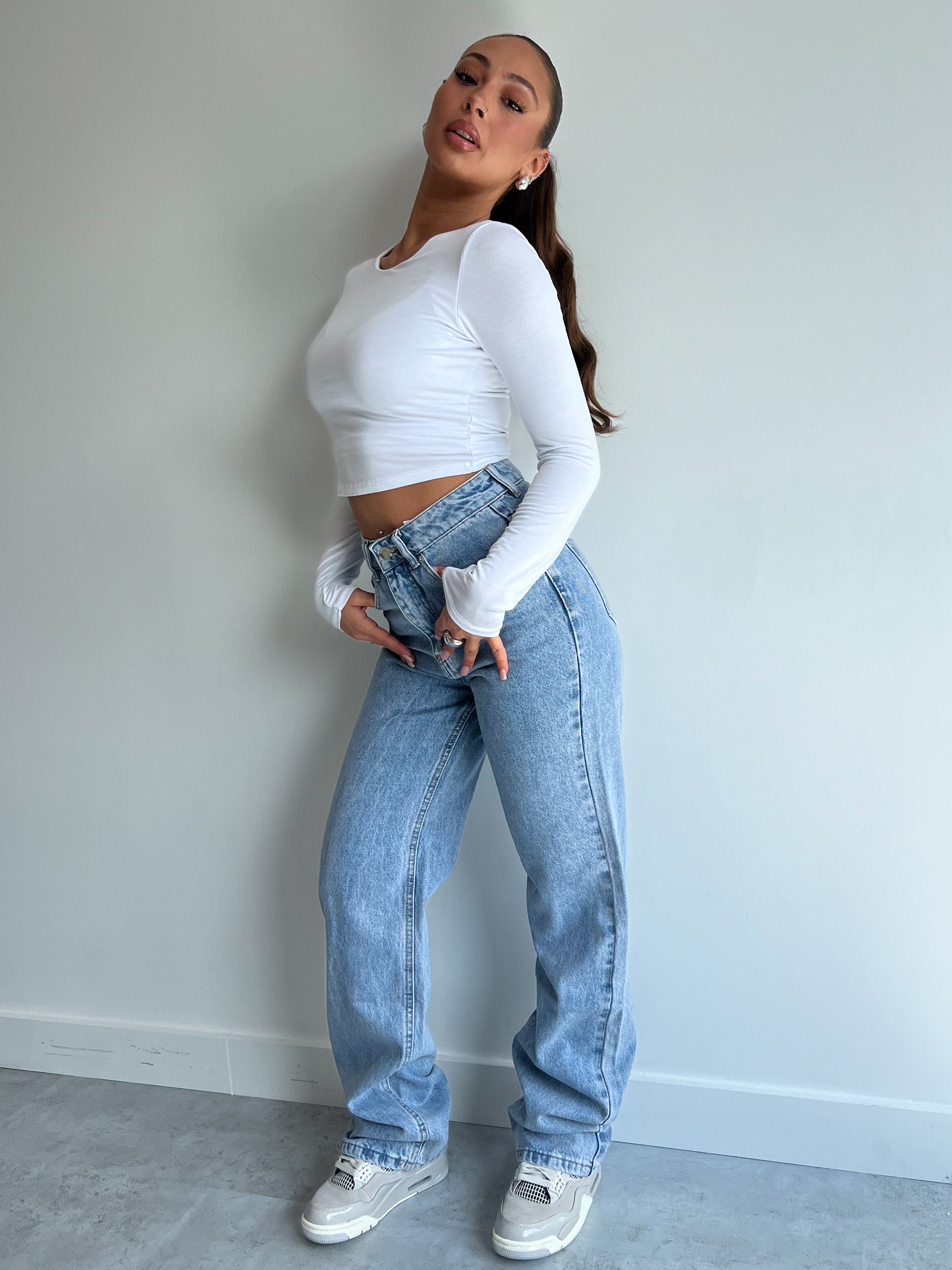 PERFEKTES GERADE BEIN 1075