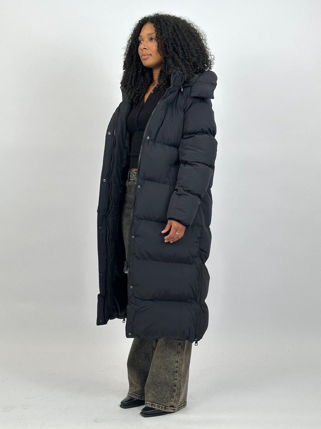 LANGER PUFFERMANTEL MIT REISSVERSCHLUSS SCHWARZ 7580