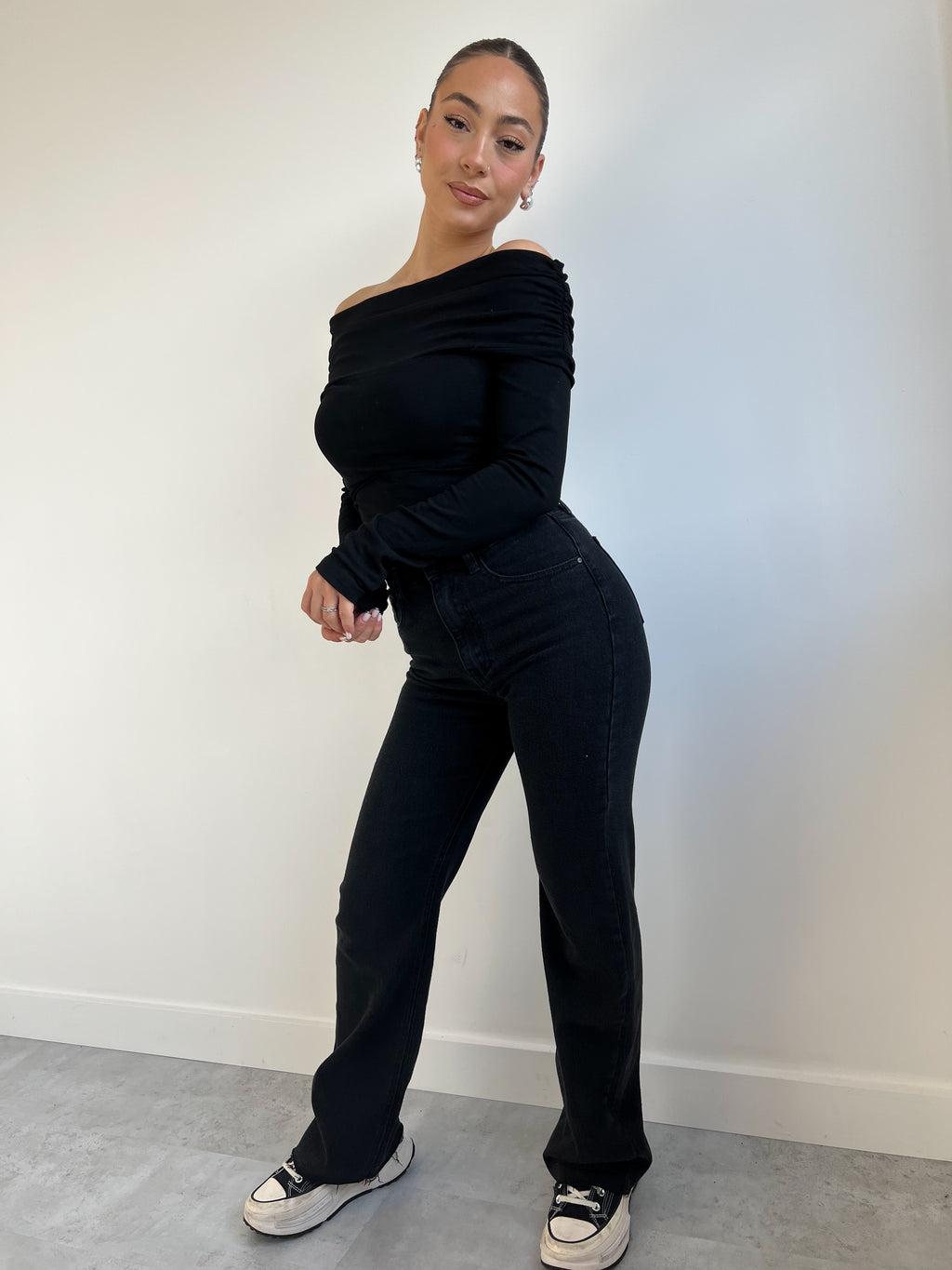 BASIC STRETCH GERADE SCHWARZ 2.0