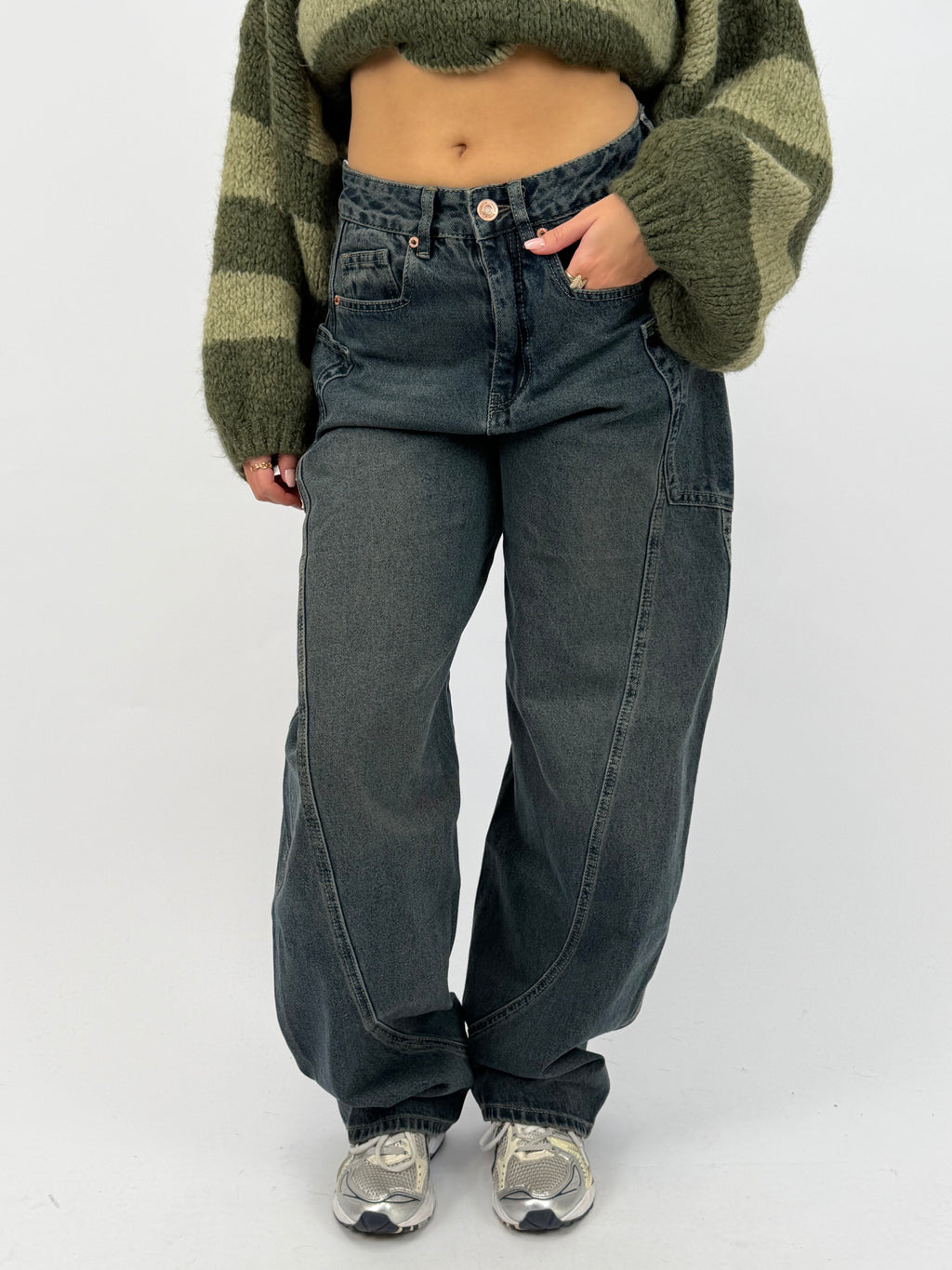 DARK VINTAGE BALLOON JEANS