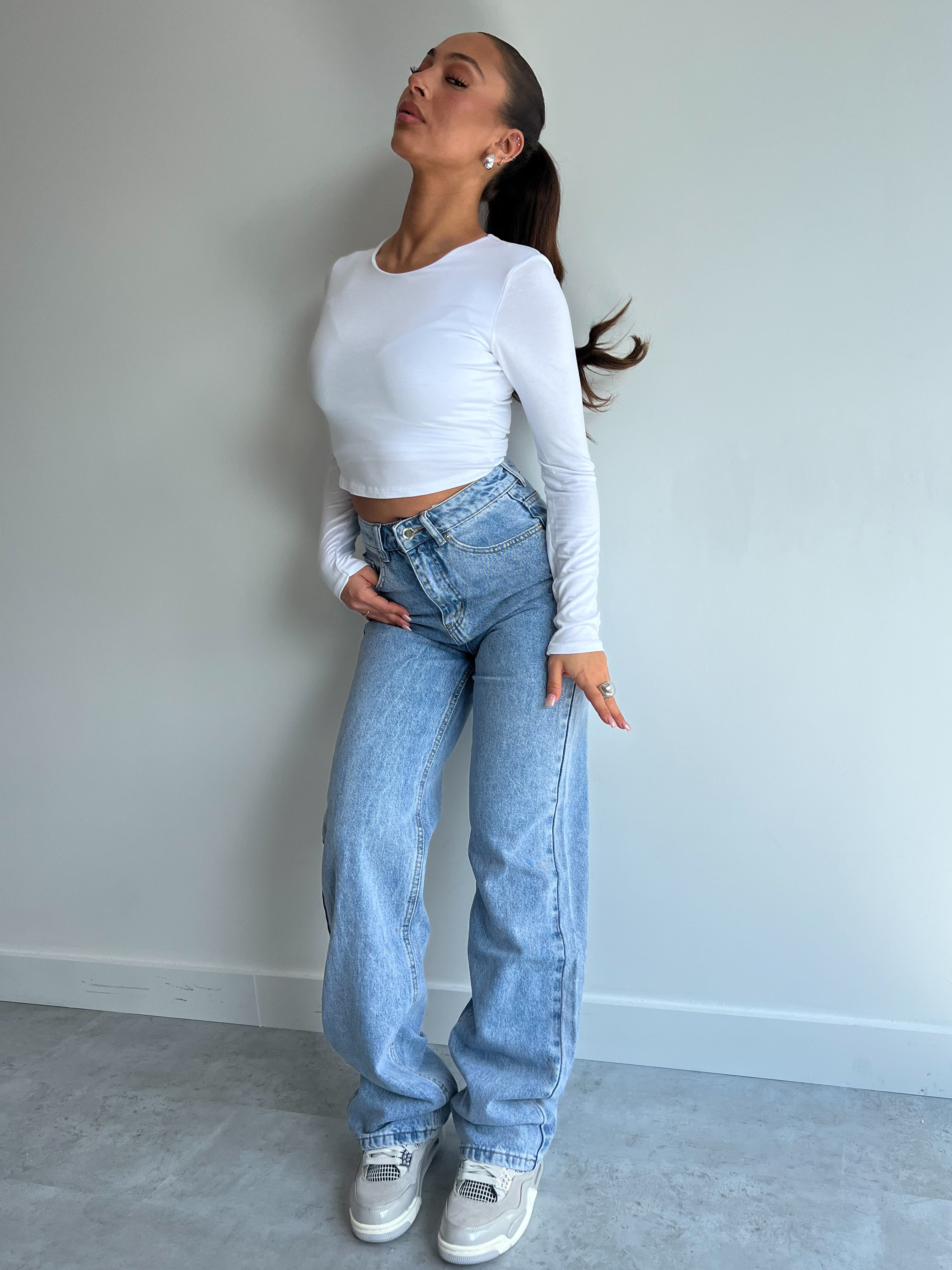 PERFEKTES GERADE BEIN 1075