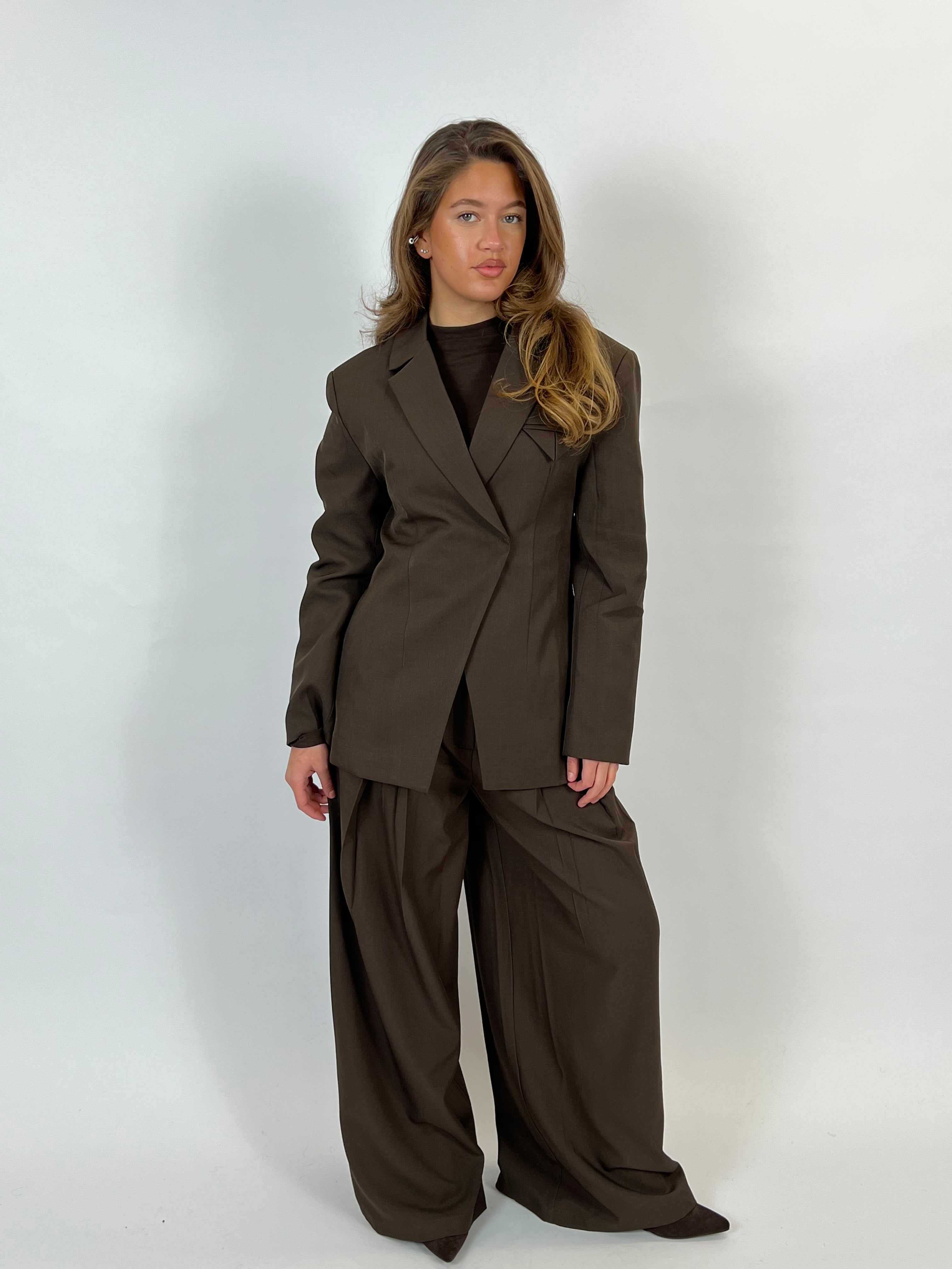 PREMIUM OVERLAP BLAZER CHOCO