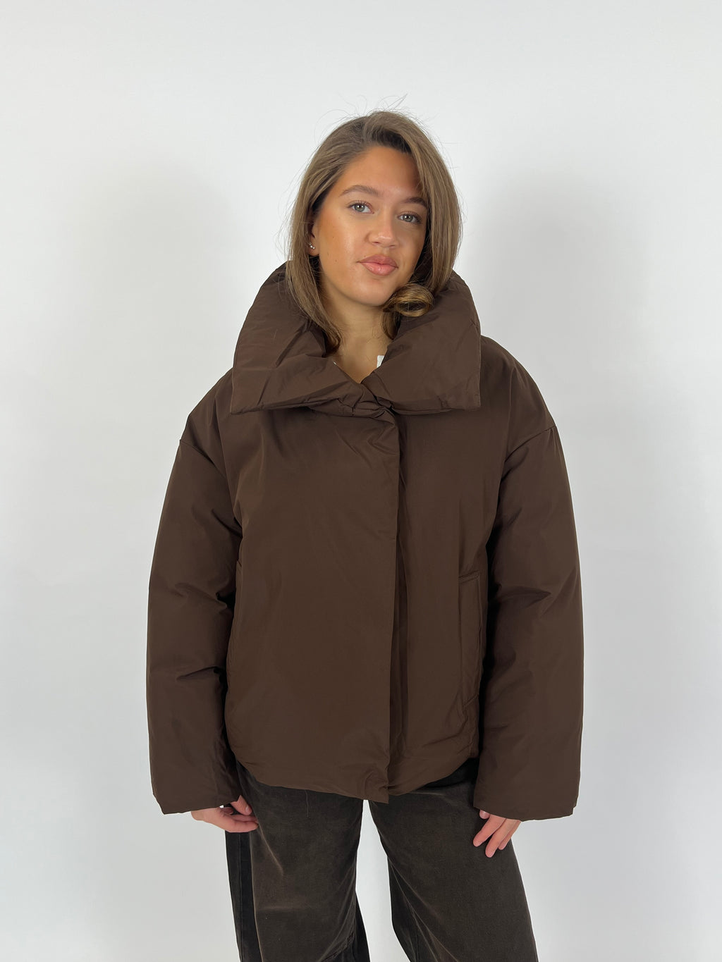 PREMIUM BIG COLLAR PUFFER CHOCO