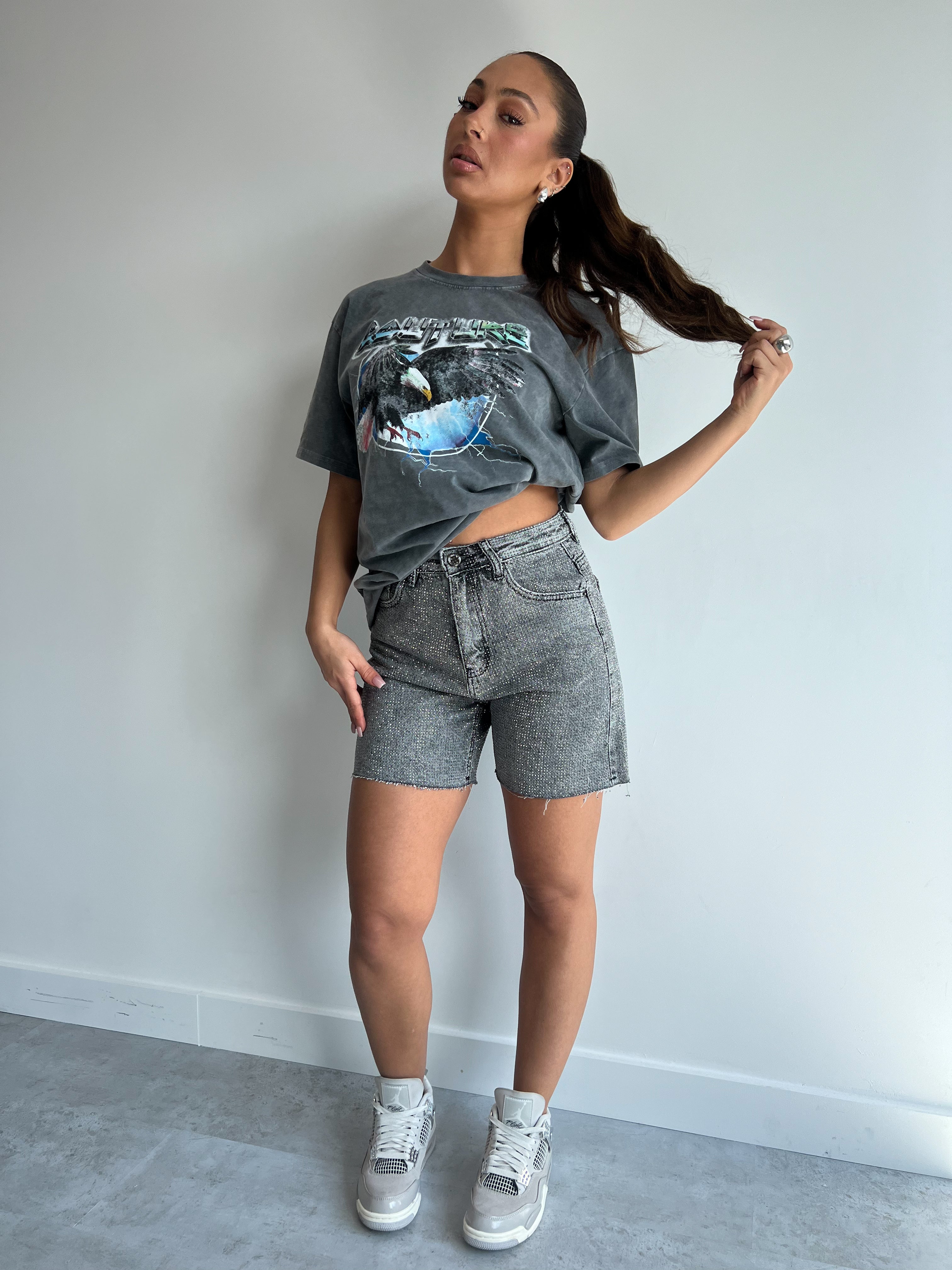 ALL-OVER-STRETCH-STRASS-KURZE GRAU