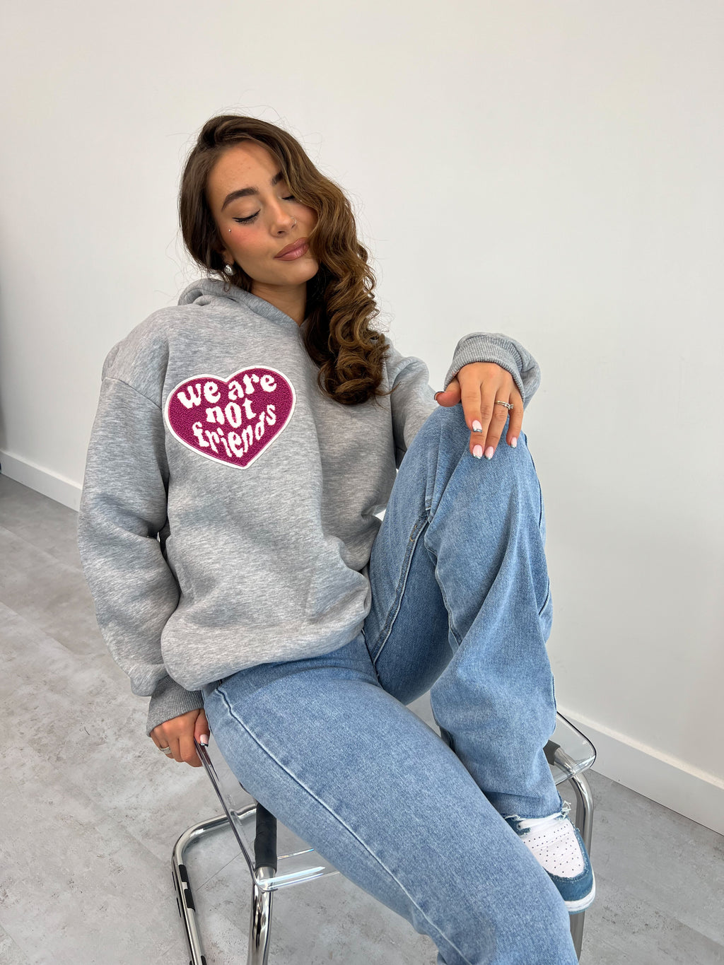 NOT FRIENDS HOODIE GRAU/LILA