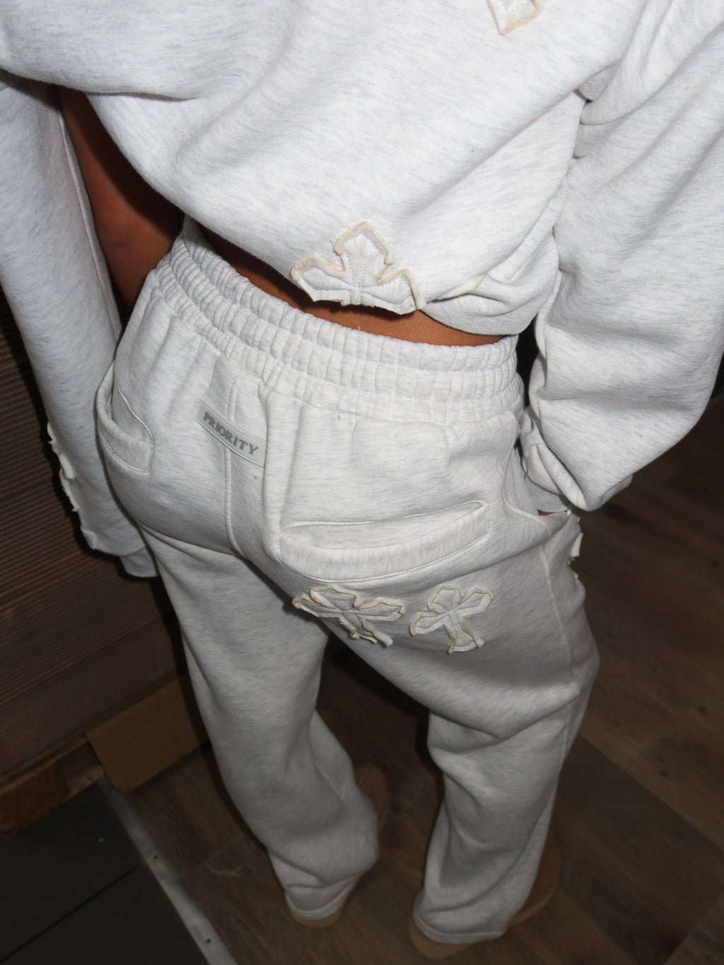 LIMITIERTER TRAININGSANZUG MIT CROSS-PATCH MELANGE