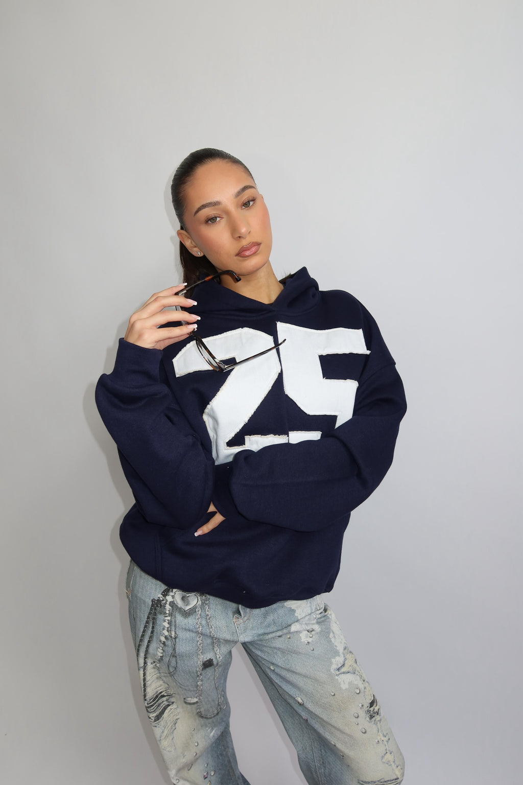 25 ICONIC HOODIE NAVY/WHITE