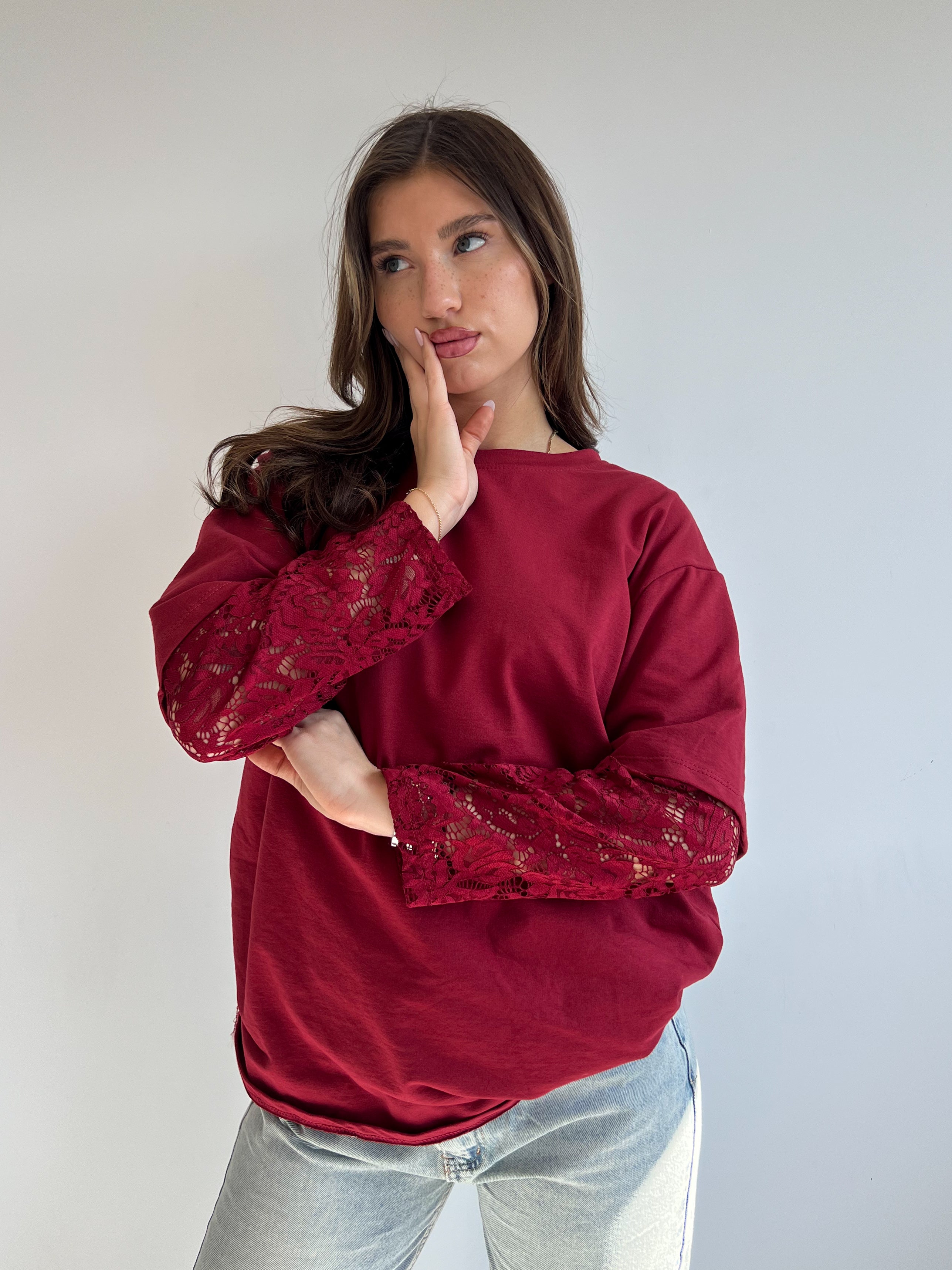 OVERSIZED LACE SLEEVE TEE RED