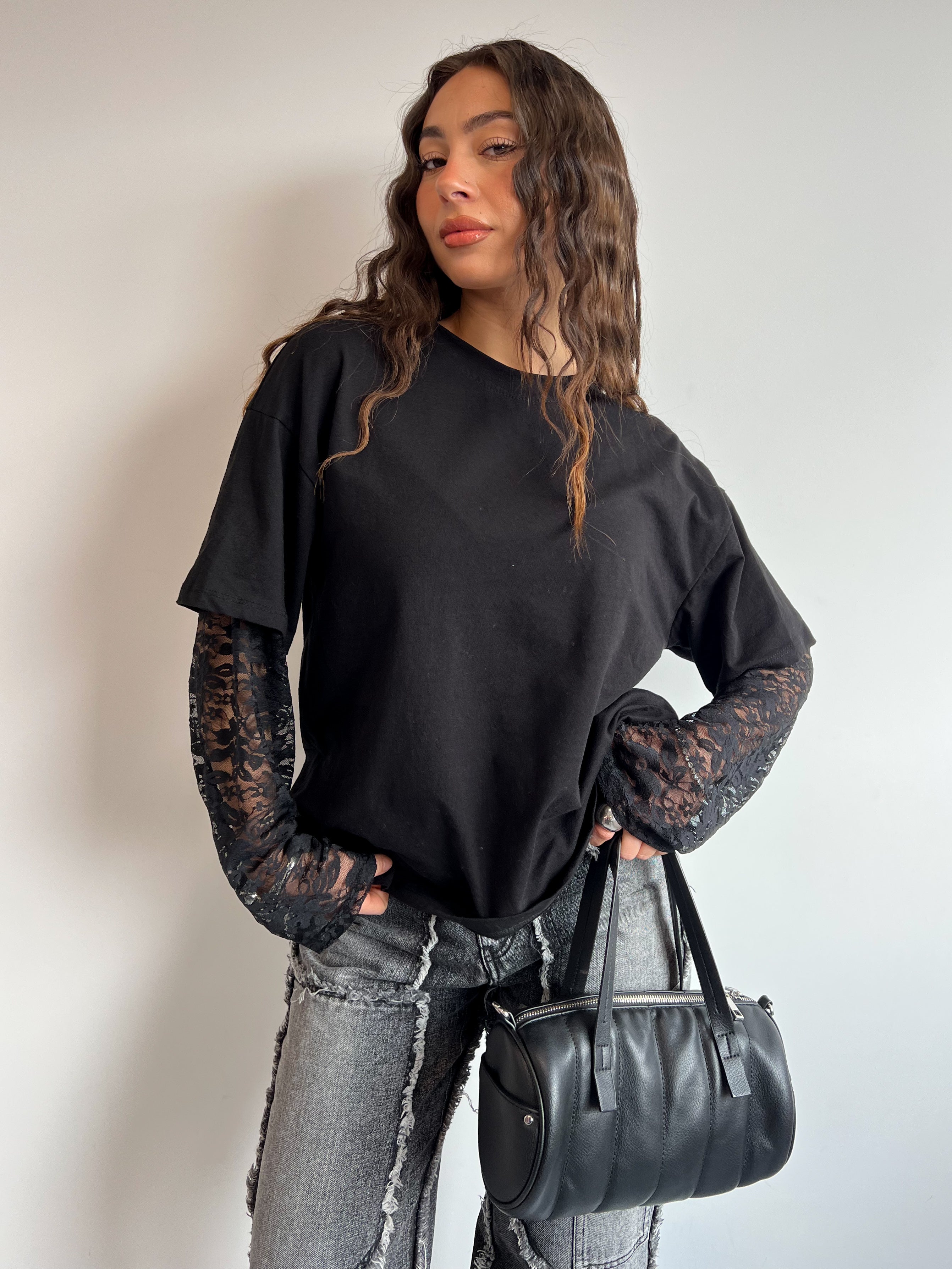 OVERSIZED LACE SLEEVE TEE BLACK