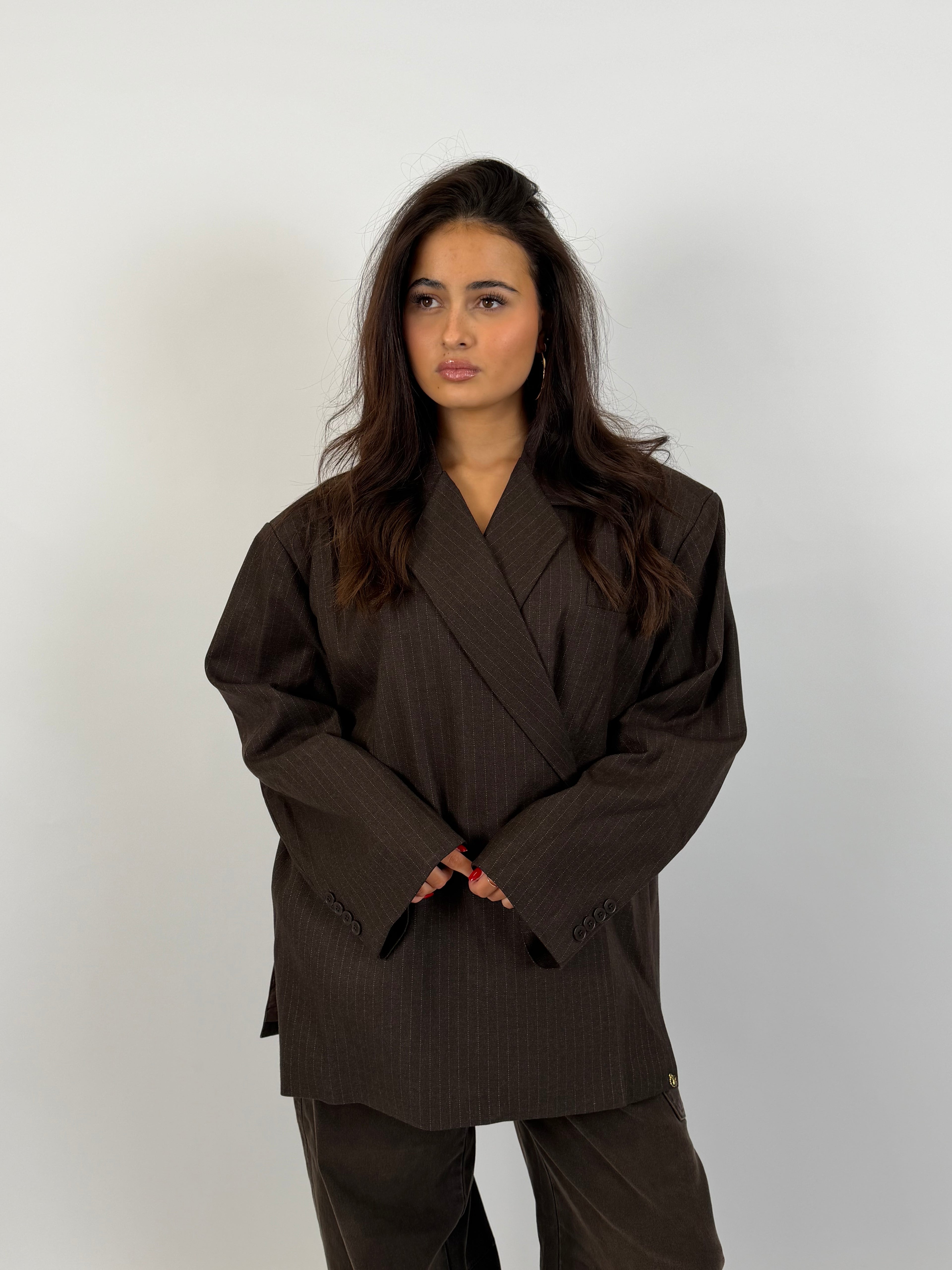OVERSIZED PINSTRIPE DAD BLAZER CHOCO