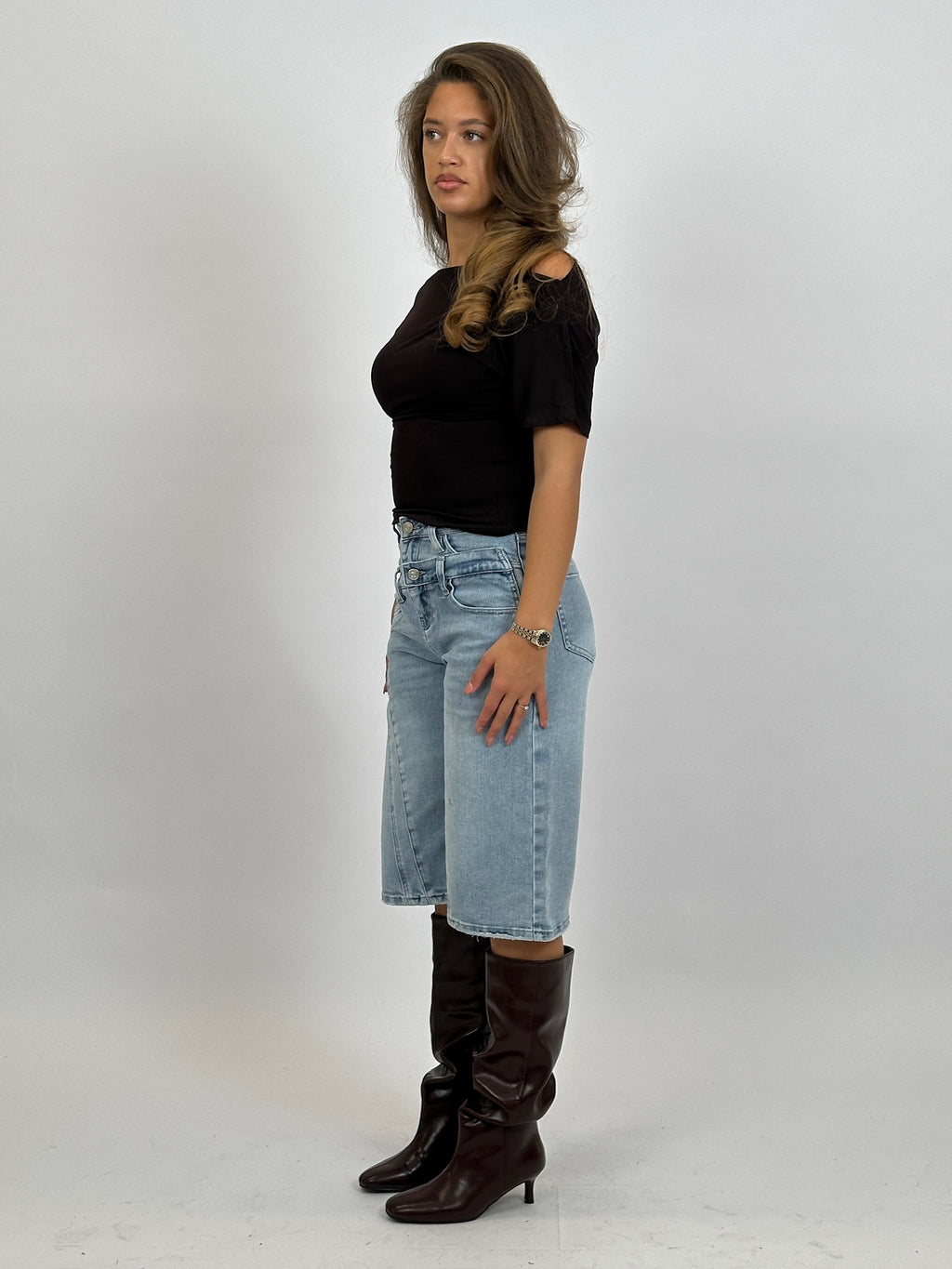 OFFSHOULDER SNATCHED TOP CHOCO