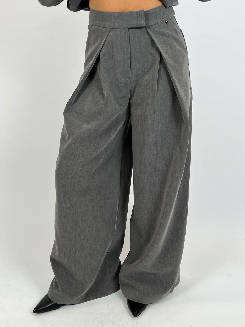 PREMIUM OVERLAP PANTALON GREY