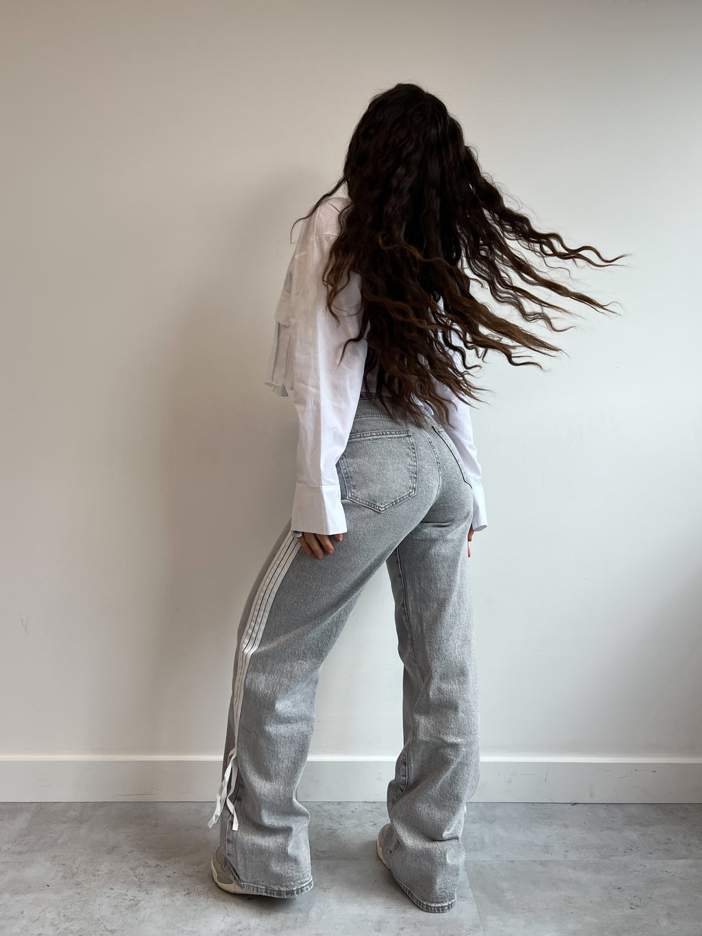 STRETCHY BOW TIE JEANS GREY/WHITE