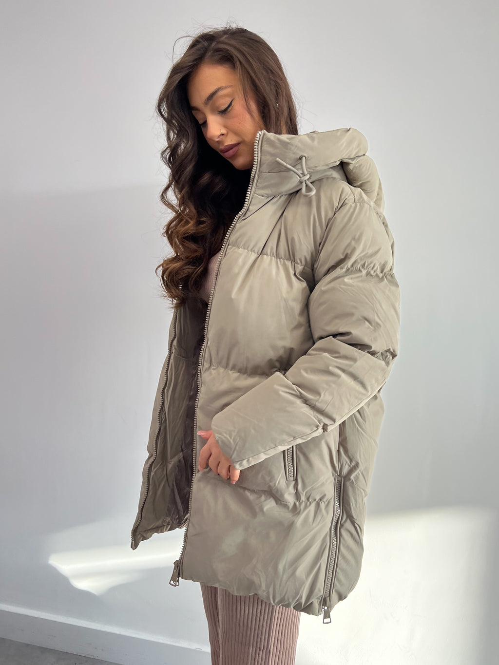 MIDI-PUFFER-MANTEL TAUPE