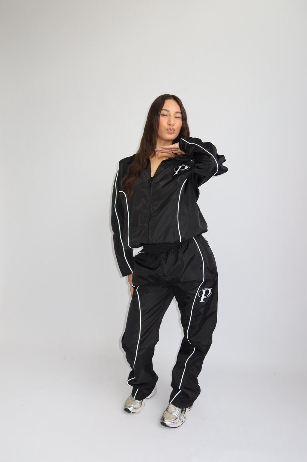 PREMIUM PRIORITY WINDBREAKER TRACKSUIT BLACK