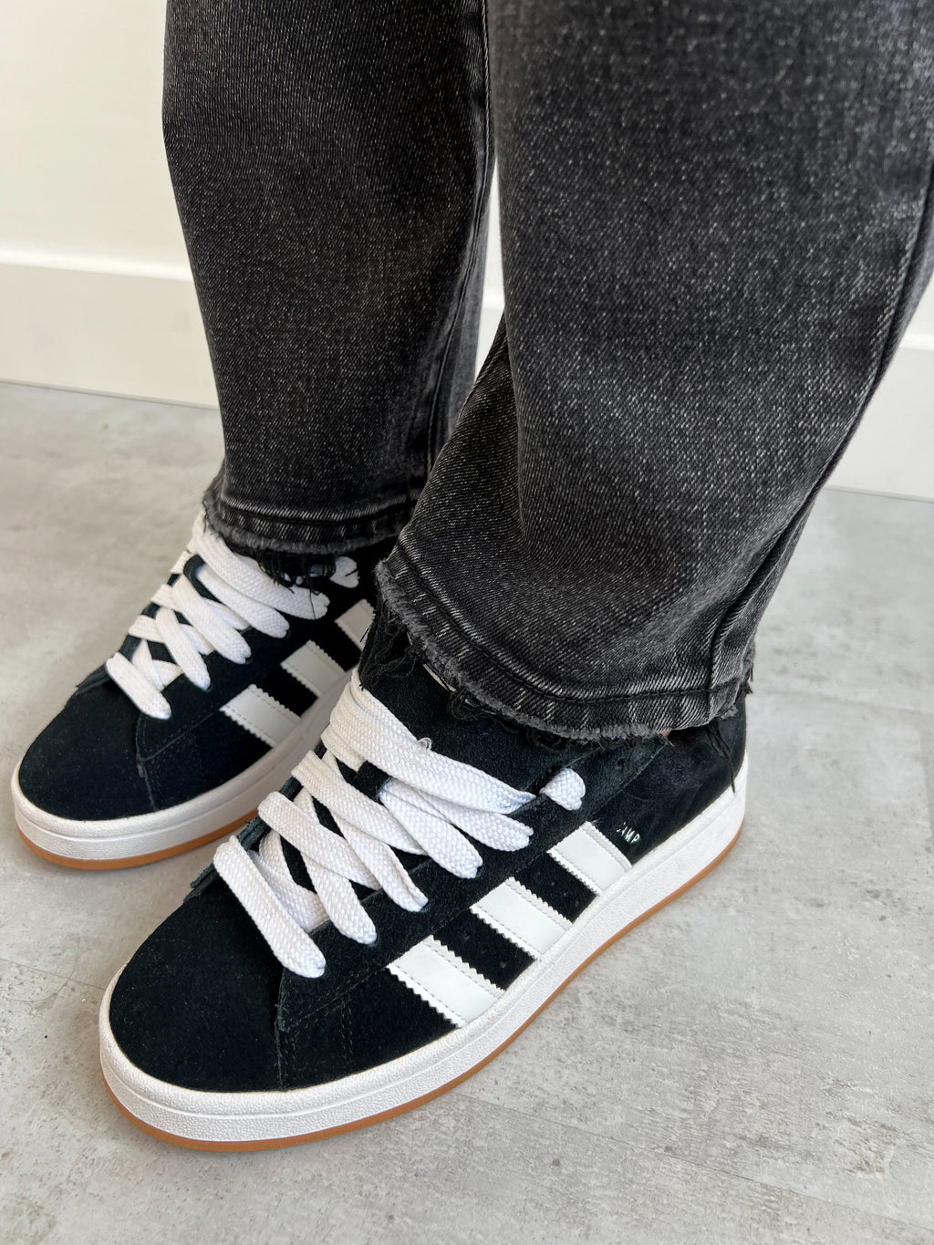 BLACK WASH MOM JEANS 3519