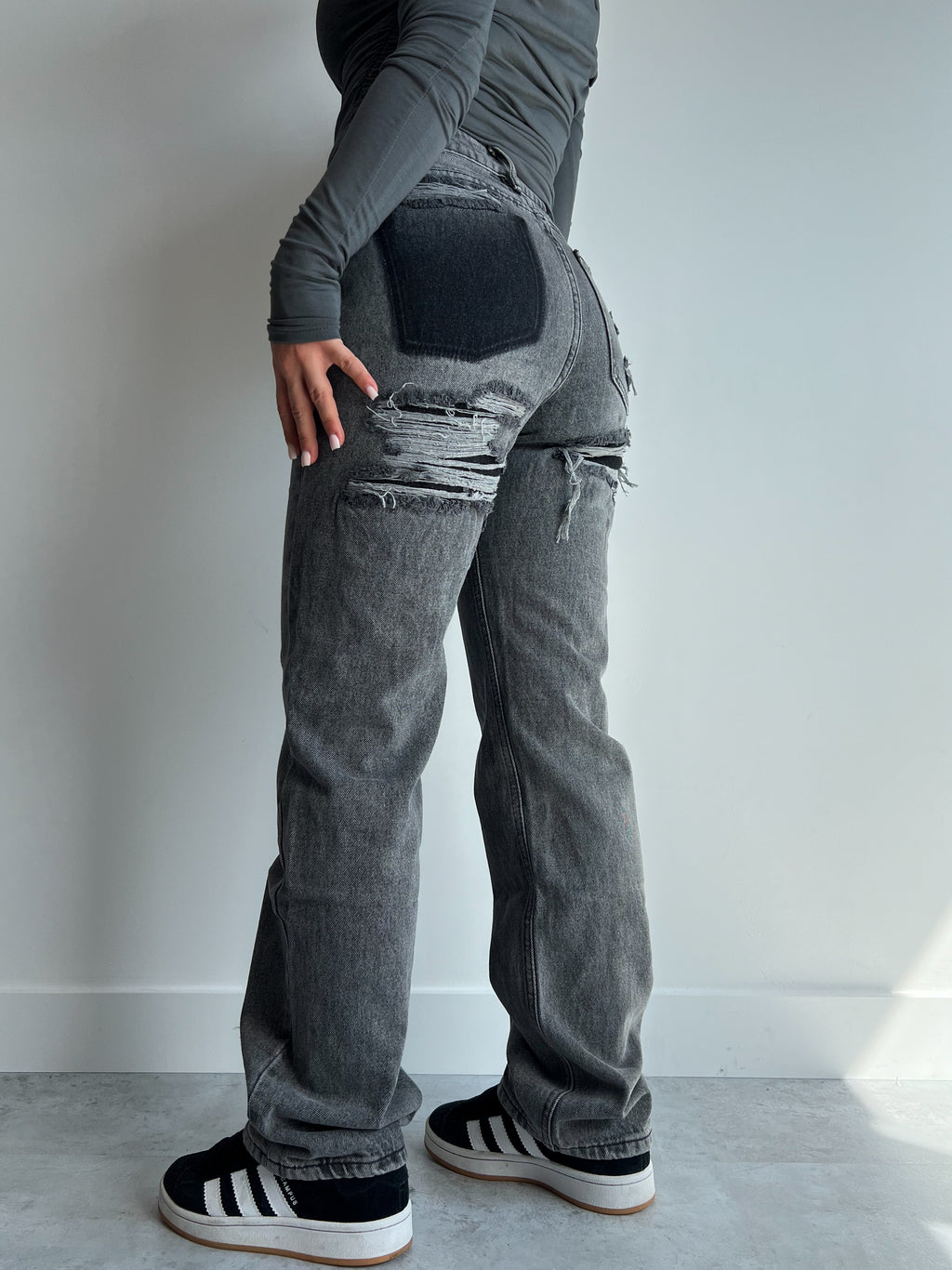 MAISON JEANS DUNKELGRAU A1052